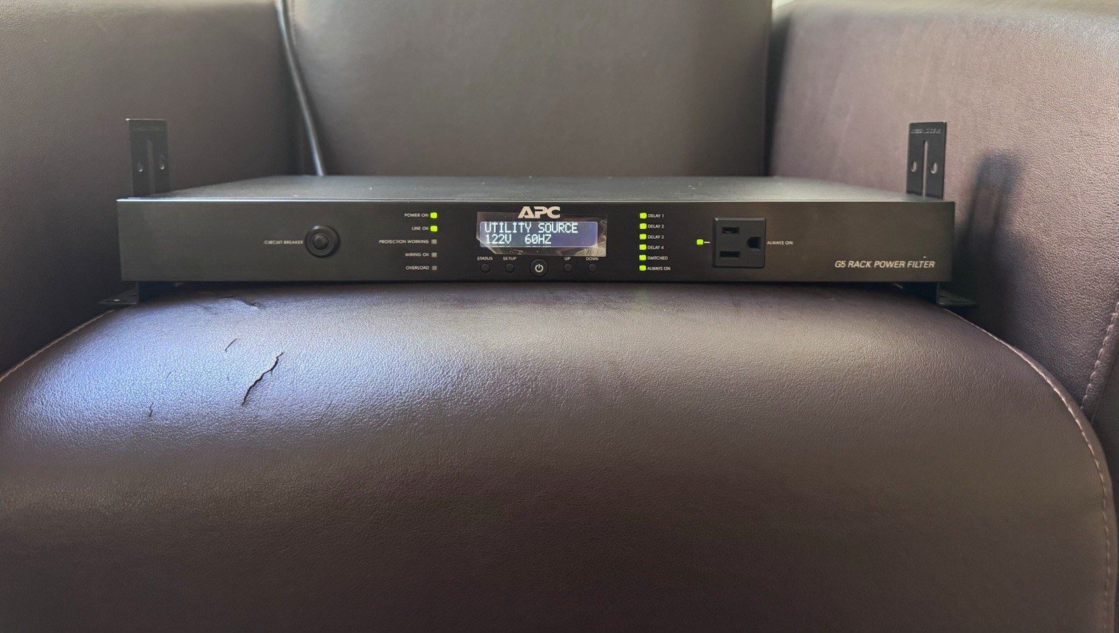 APC G5BLK G5 Rack Power Filter PDU 10-Outlet 120V 15A Rack NEMA Tested + Manual