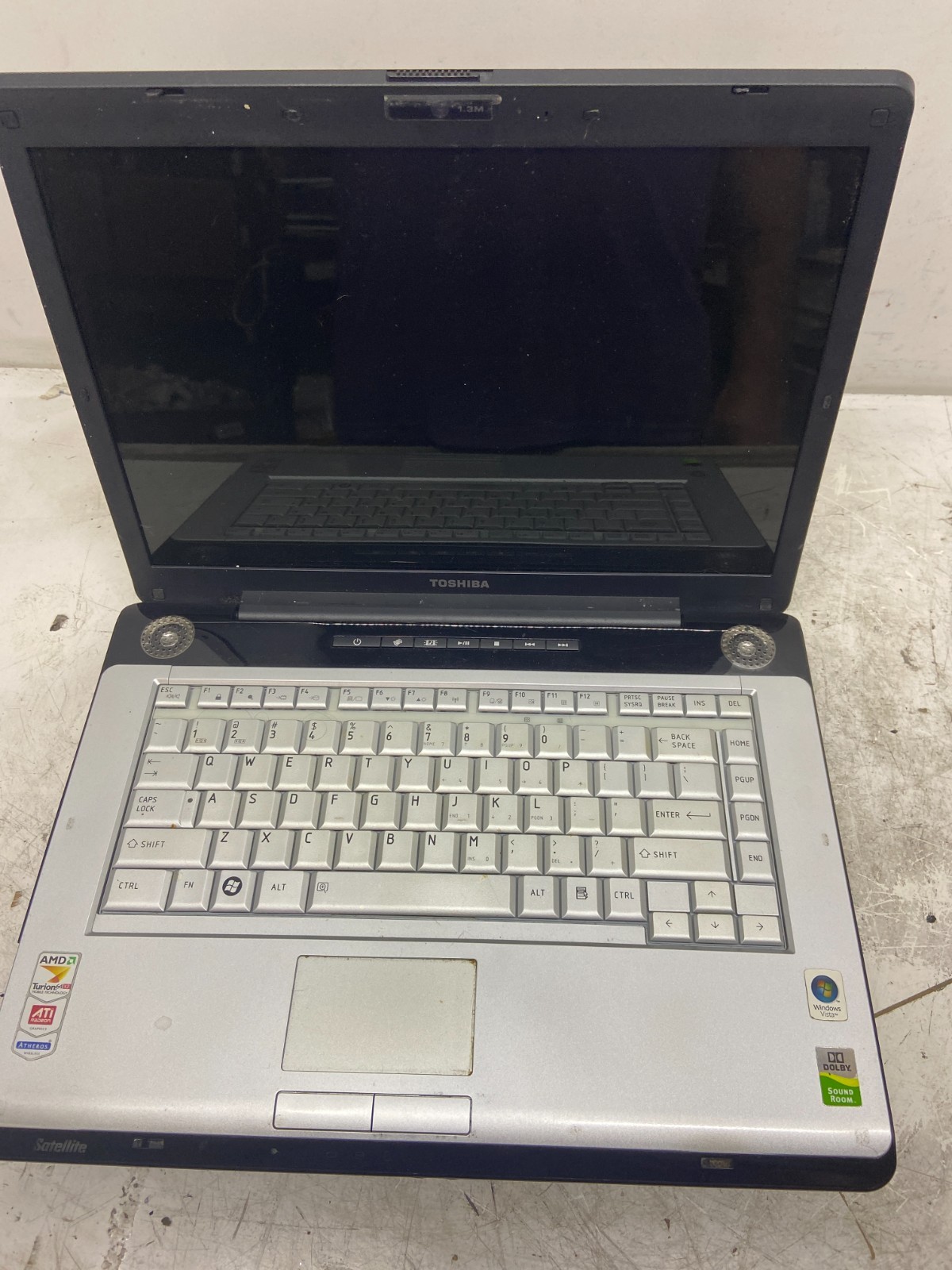 Toshiba Satellite A215-S4747 AMD Turion x2  NO HDD