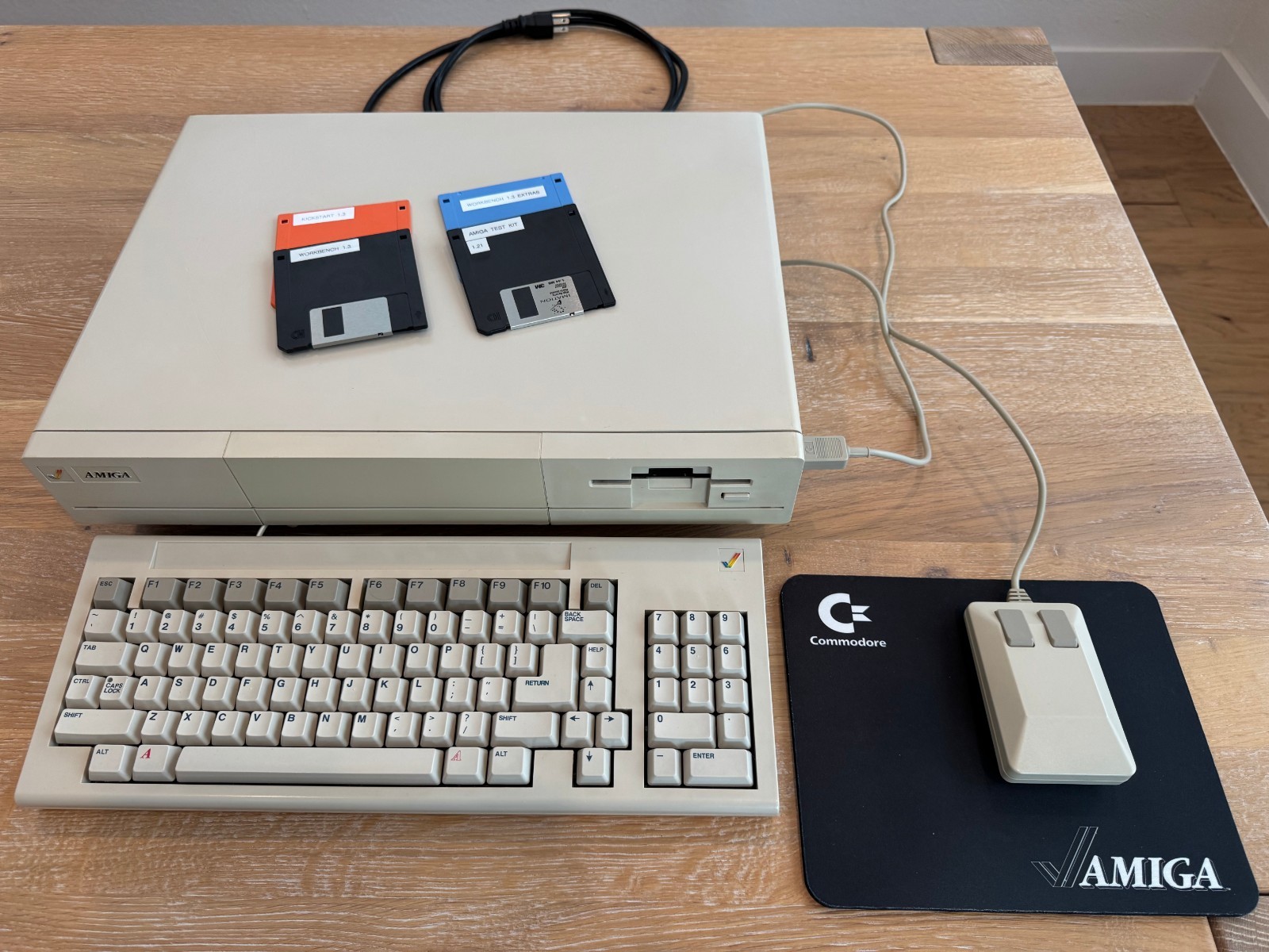 Commodore Amiga 1000, Keyboard, Tank Mouse, RAM Expansion, Tested, Working