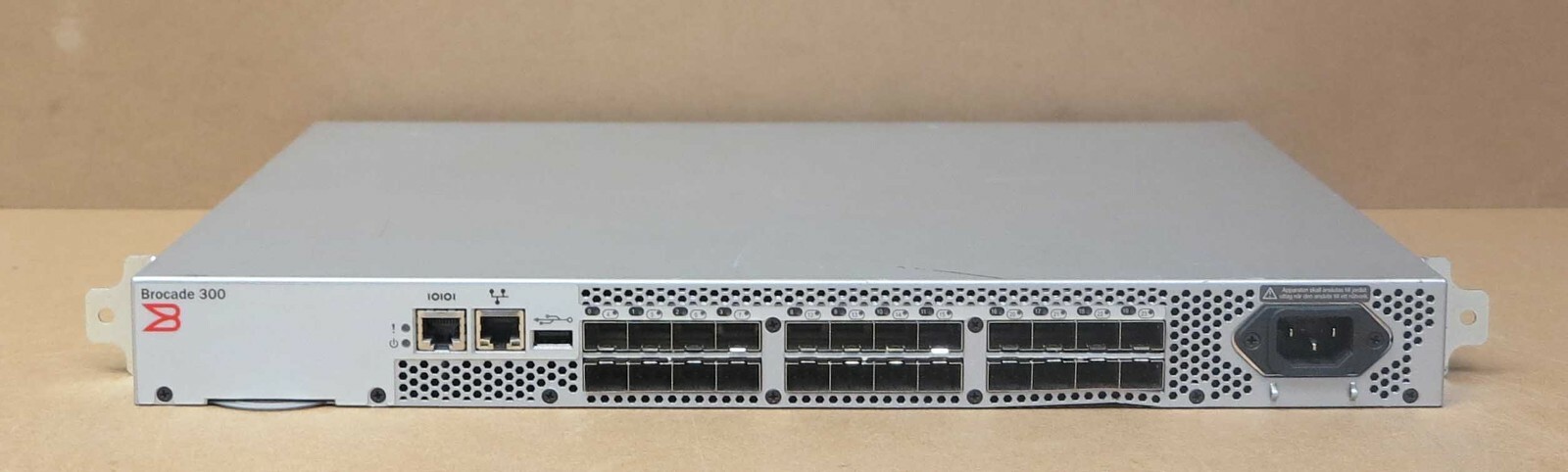 Brocade 300 SM-310-0000 310 24-Port 8Gb Fibre Channel SAN Switch 24 Ports Active