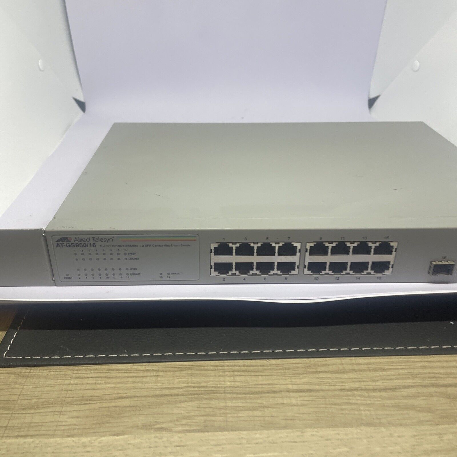 Allied  Telesis | AT-GS900/16 | 16 port Gigabit Ethernet Management switch
