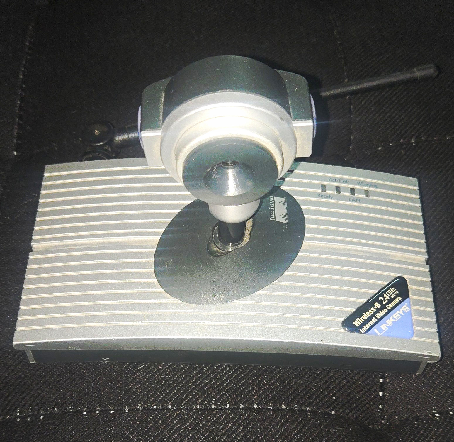 Linksys Wireless-B 2.4GHz Internet Video Camera (Model WVC11B)