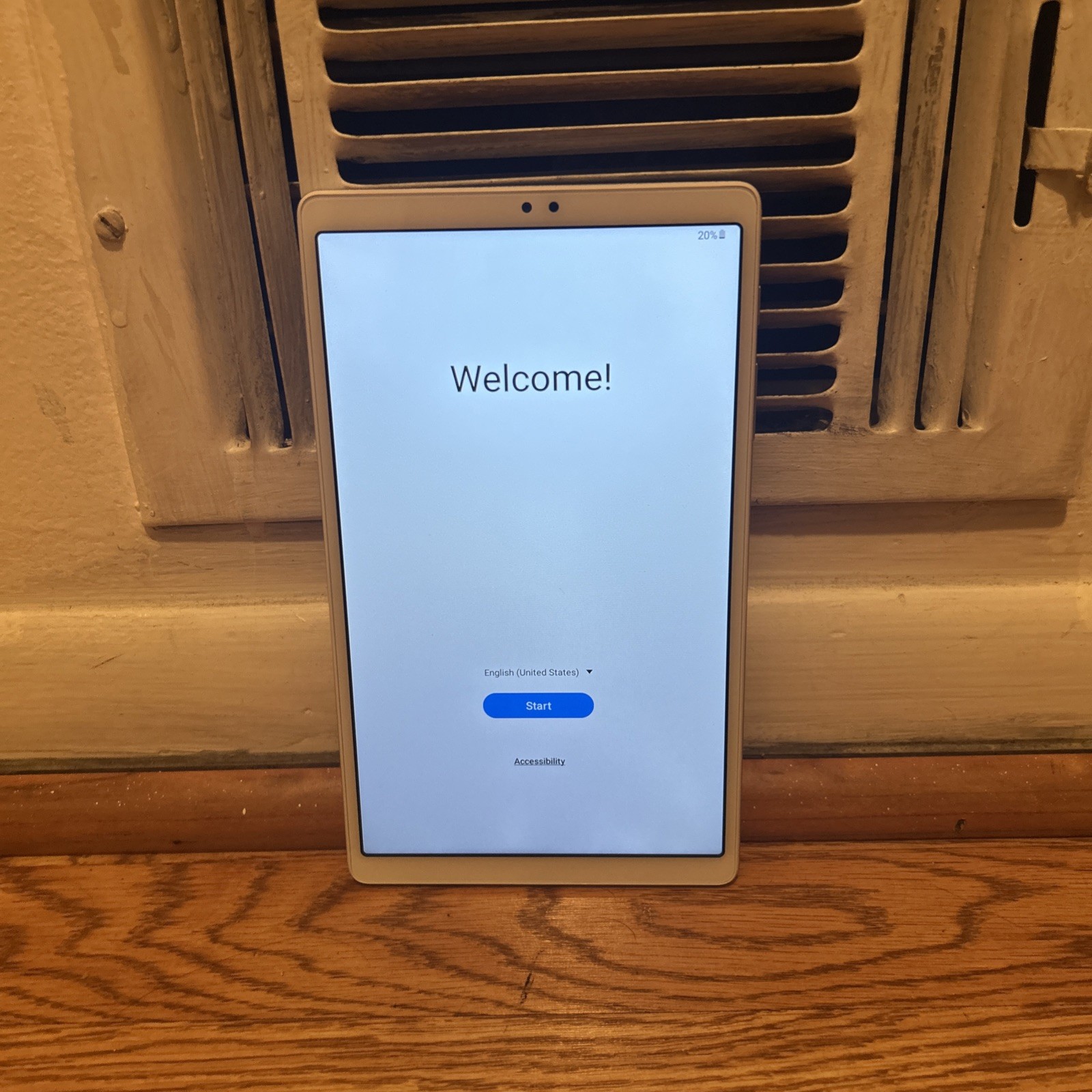 EXCELLENT Samsung Galaxy Tab A7 Lite SM-T220, White silver 32GB With Box