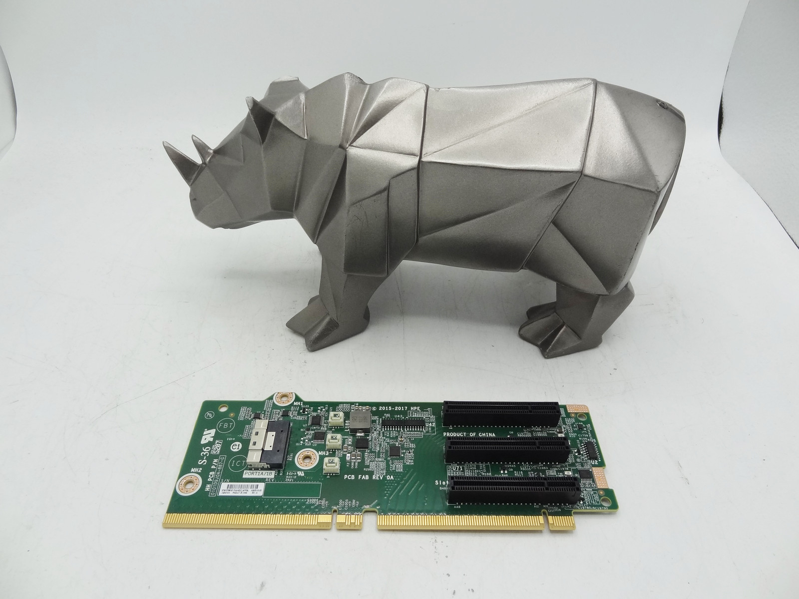 875086-001 HP DL38X Gen10 x8/x8/x8 1-port 2 NVMe SlimSAS Riser 867806-B21