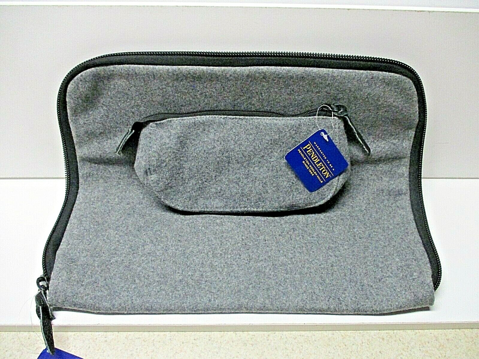  Pendleton Woolen Mills- Laptop Sleeve w/2 pocket Case