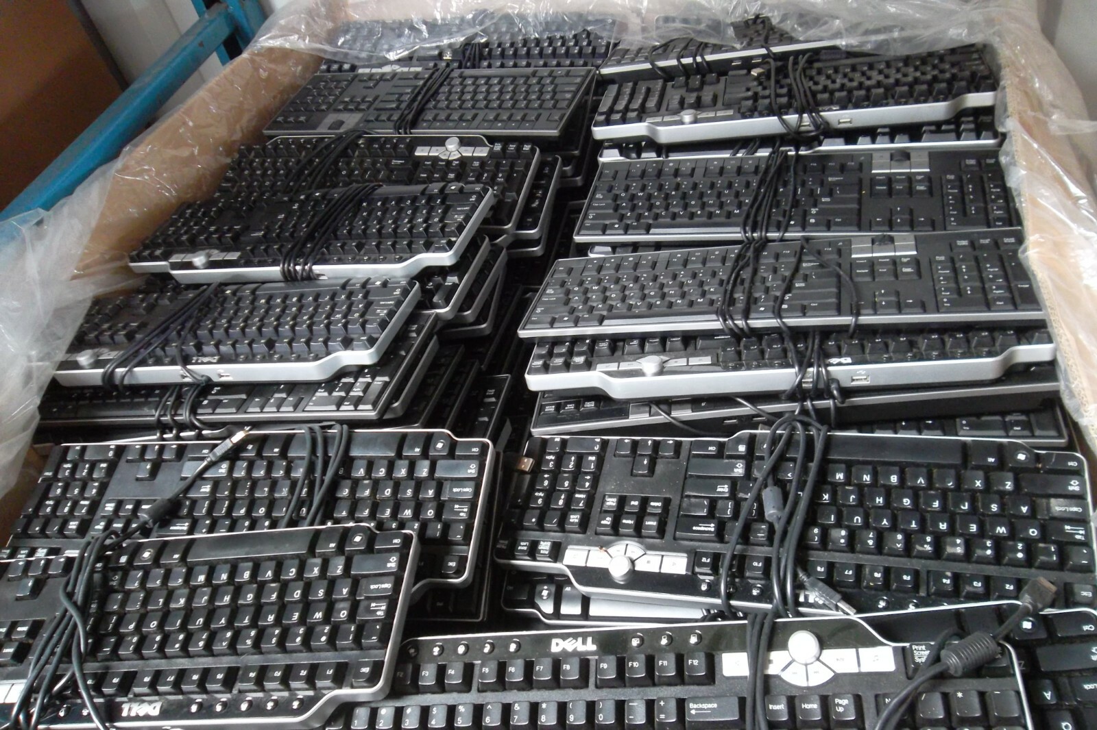 LOT-100 Dell Multimedia USB Keyboard w/Volume Play U473D TH836 N6250 H2MNH DJ425