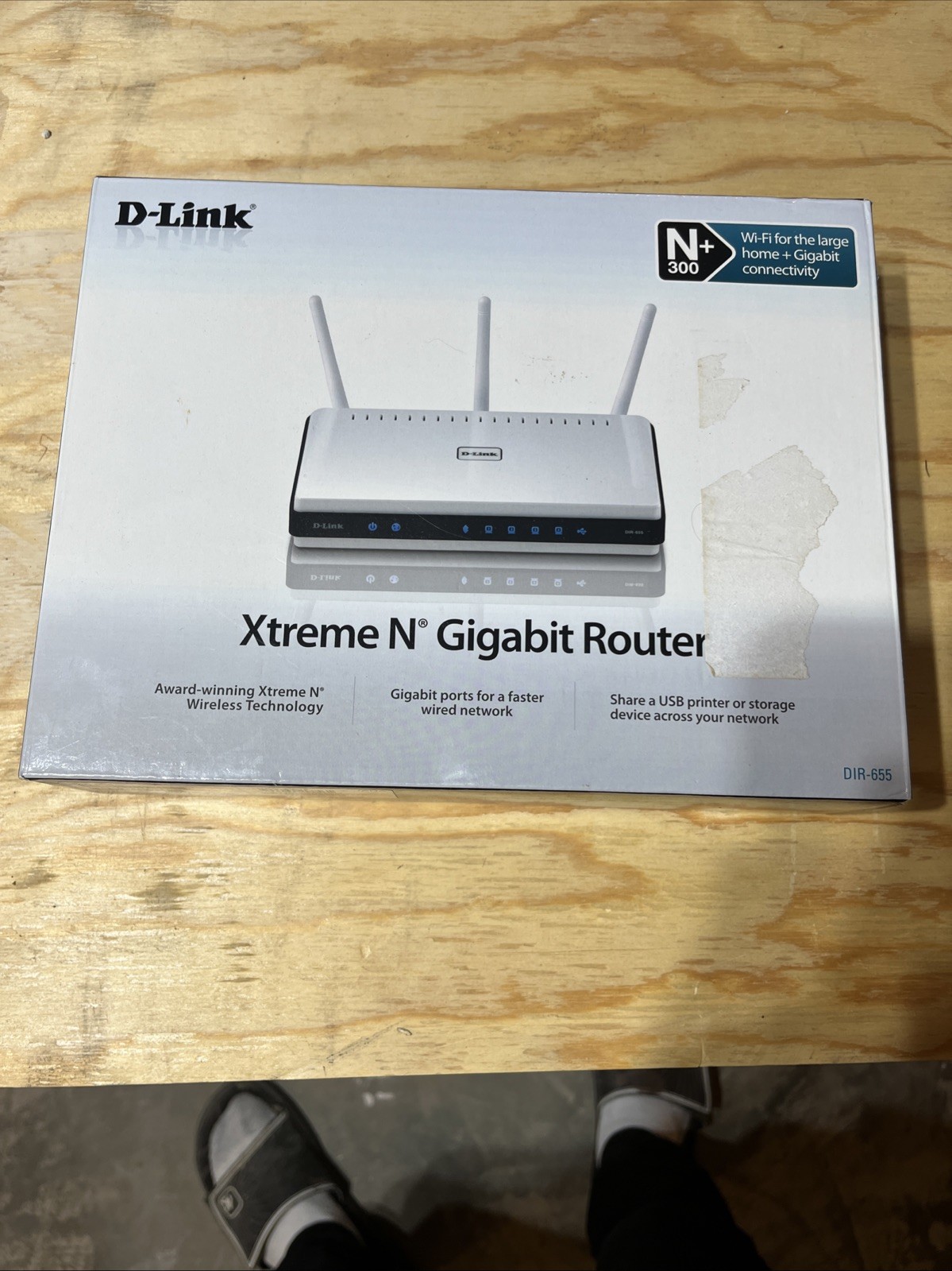 D-Link Xtreme N Dual Band  4-Port Gigabit Wireless N Router (DIR-825)