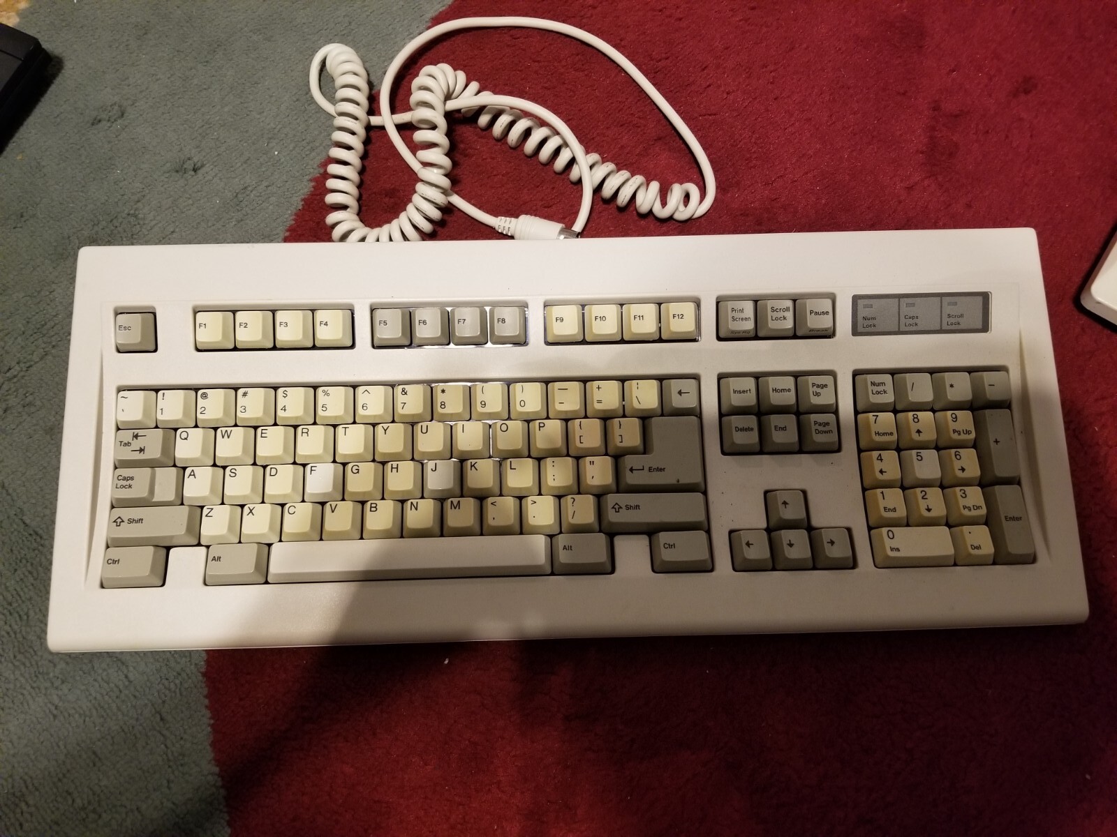 Mitsumi Electric Co Mechanical Keyboard Model KPQ-E99YC Input 5V DC. TESTED 