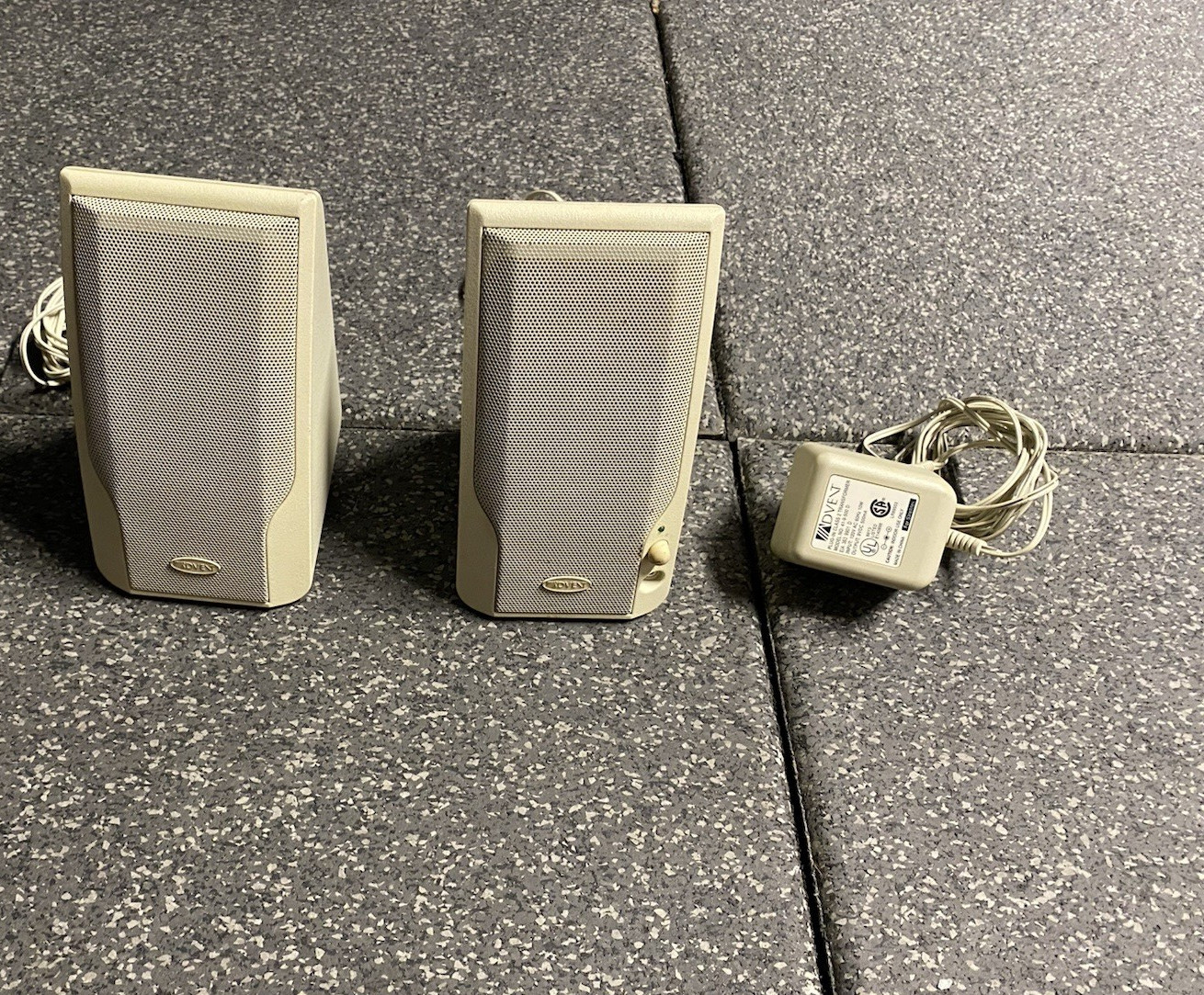 Advent S0599 2.0 Wired Computer Speakers 3.5mm Volume Control with OEM AC 