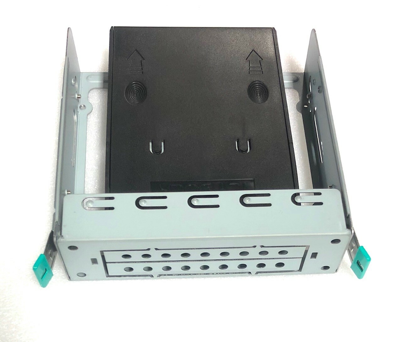 SR20969-14E MB882SP1S1B, SSDC2BW120A4 CHENBRO 6 BAY TRAY 3IN ICYDOCK 2.5 SSD NEW