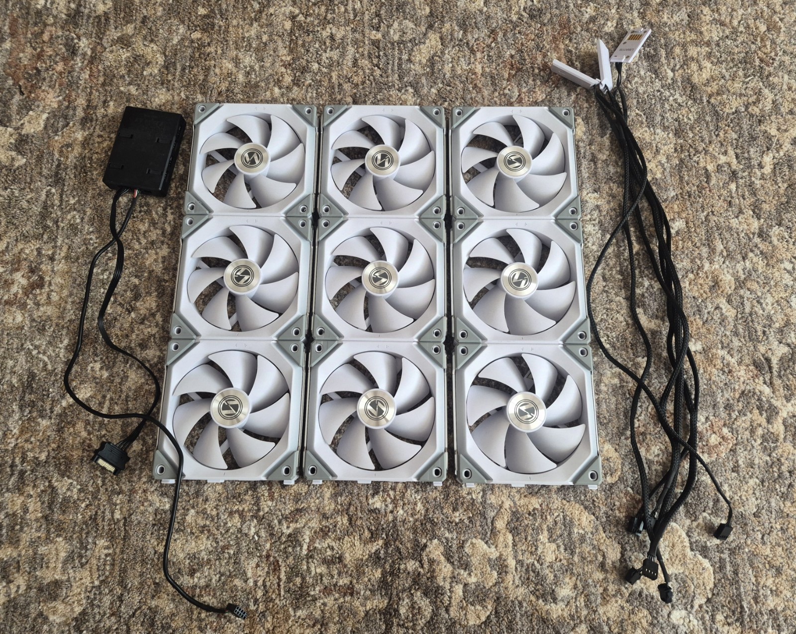 Lian Li UNI SL120 Fans 120mm w/ Controller Hub (9 Pack) White Clean - Read