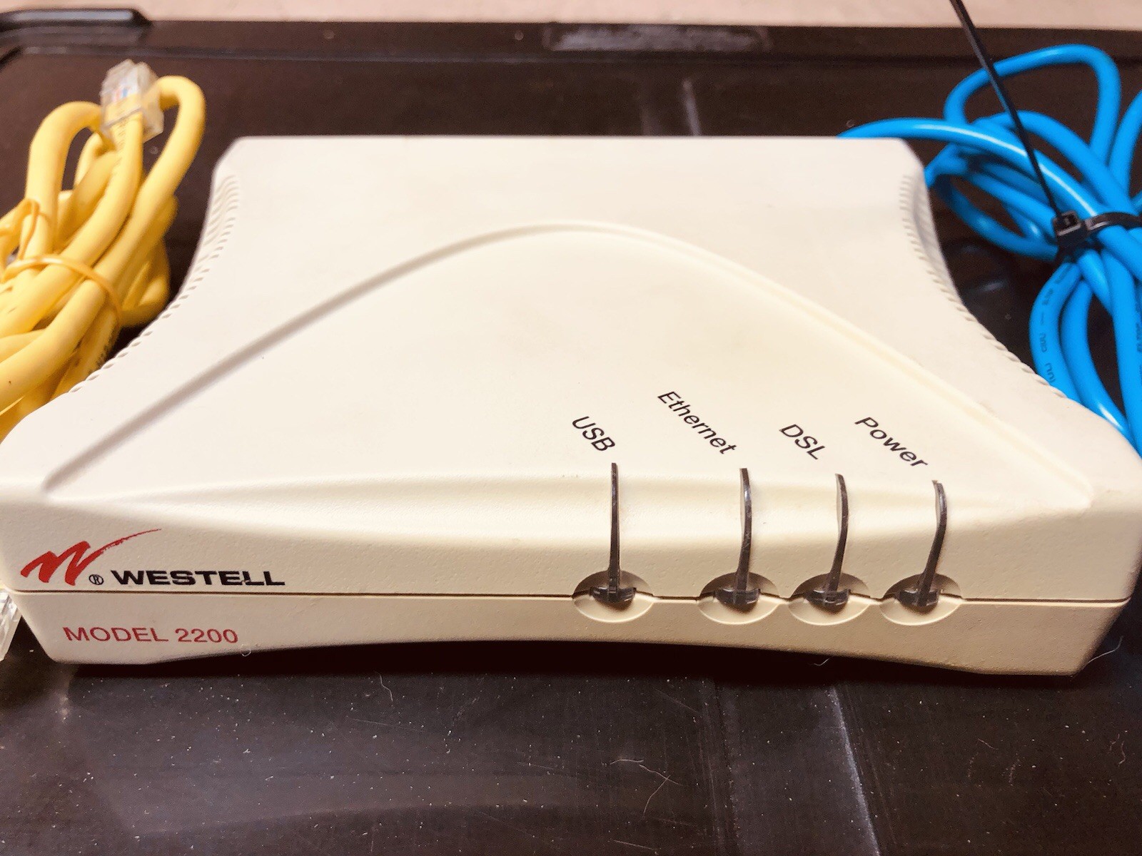 Westell Model 2200 A90-220015-04 DSL Wired Modem Router