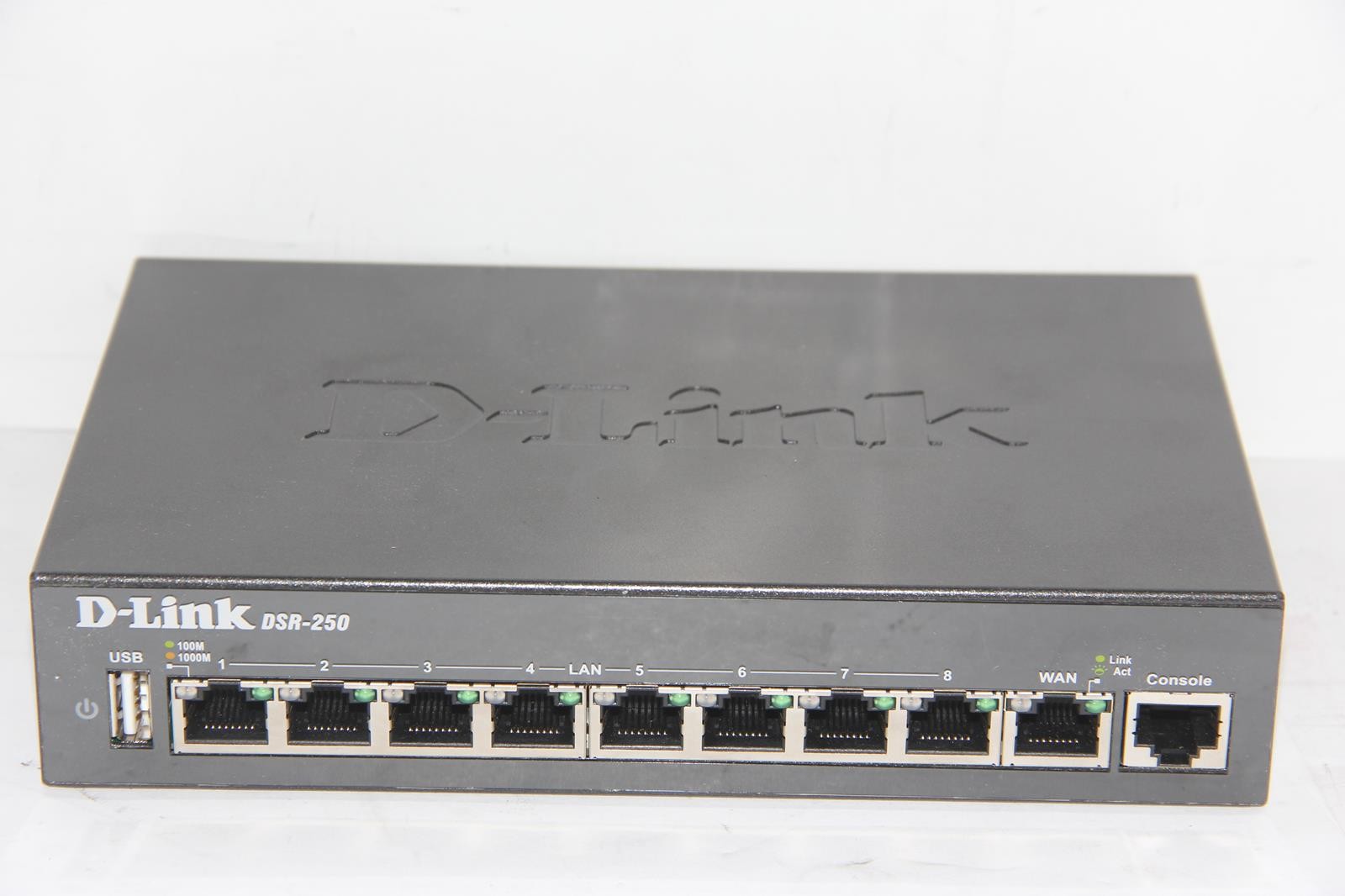 D-LINK DSR-250 Unified Services VPN Router