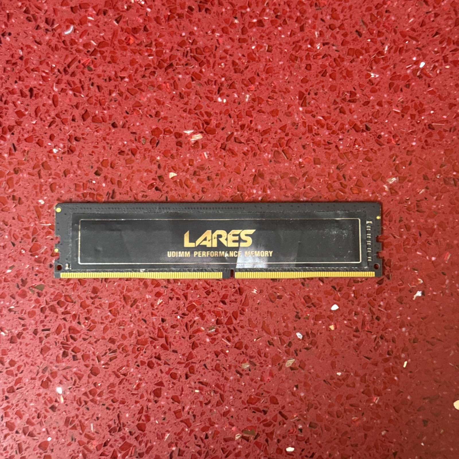 LEVEN Lares 4GB (1x4GB) DDR4 RAM Module - Black
