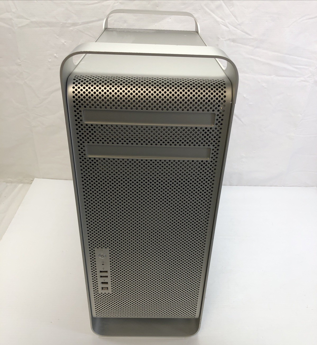 Apple Mac Pro A1186 Two Xeon 5130 2.0 Ghz 20 GB Ram 60GB SSD + 1TB HDD No o.s. 