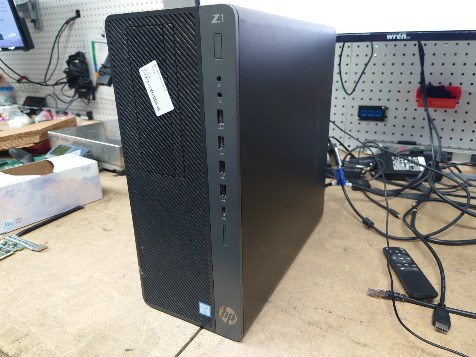 HP Z1 Entry Tower G5 Mid-Tower i5-9600 8GB RAM 256GB SSD AMD Radeon RX 550 No OS