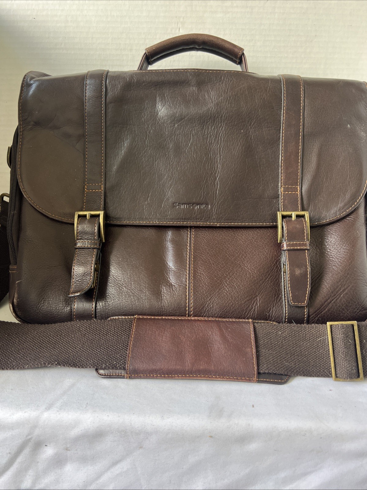 Samsonite Colonial Leather Classic Flap Over Brief Bag W/Brass Accessories 17x13