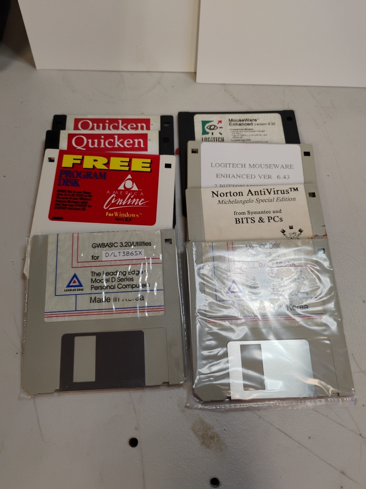 Lotus Floppy Disc Lot Of 24 ~ 3.5" With Cases Vintage Computing