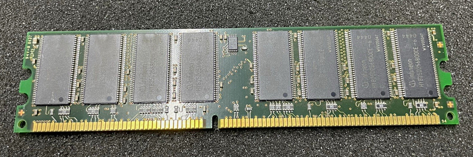 Infineon 512MB DDR SDRAM PC2700 184-Pin DIMM Unbuffered RAM HYS64D64320GU-6-C
