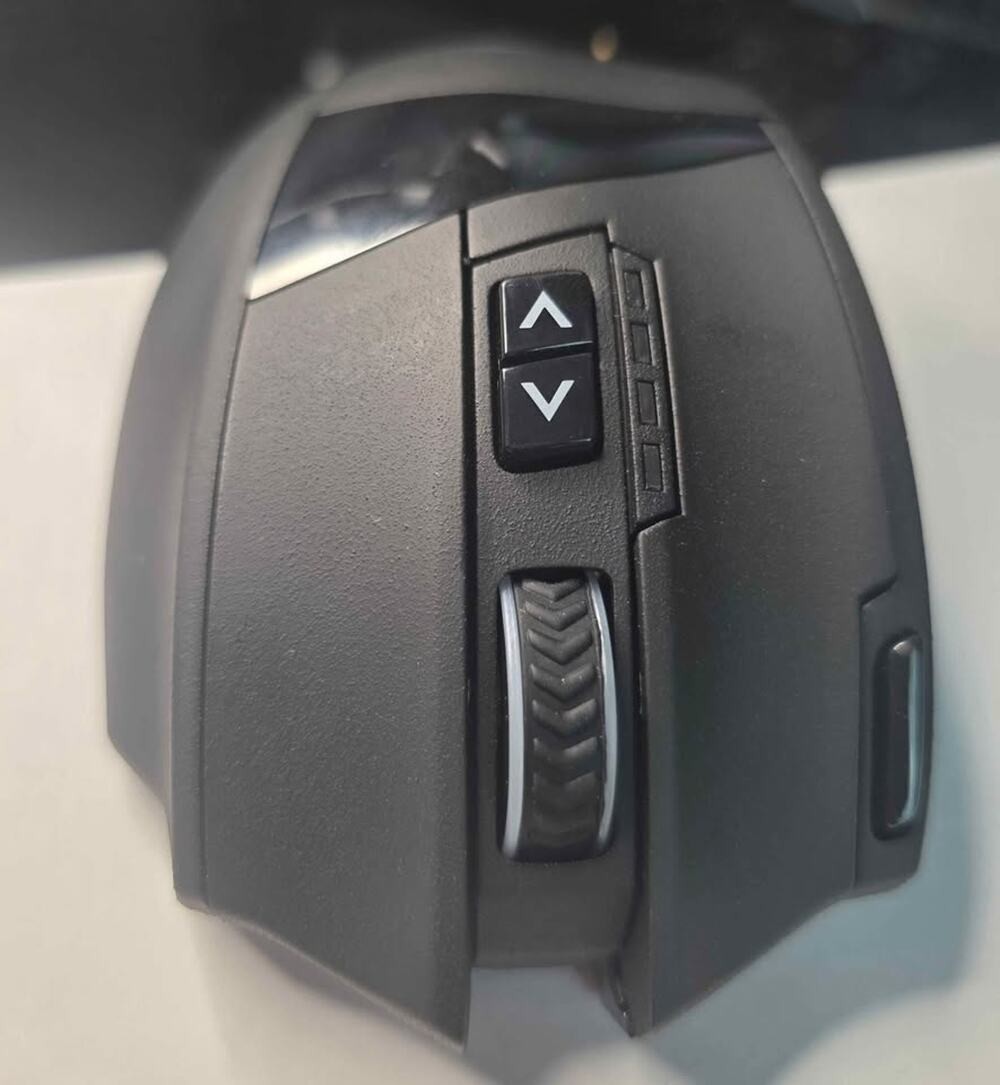 PRE-HOLIDAY SALE UtechSmart Venus Pro RGB MMO Wireless Gaming Mouse