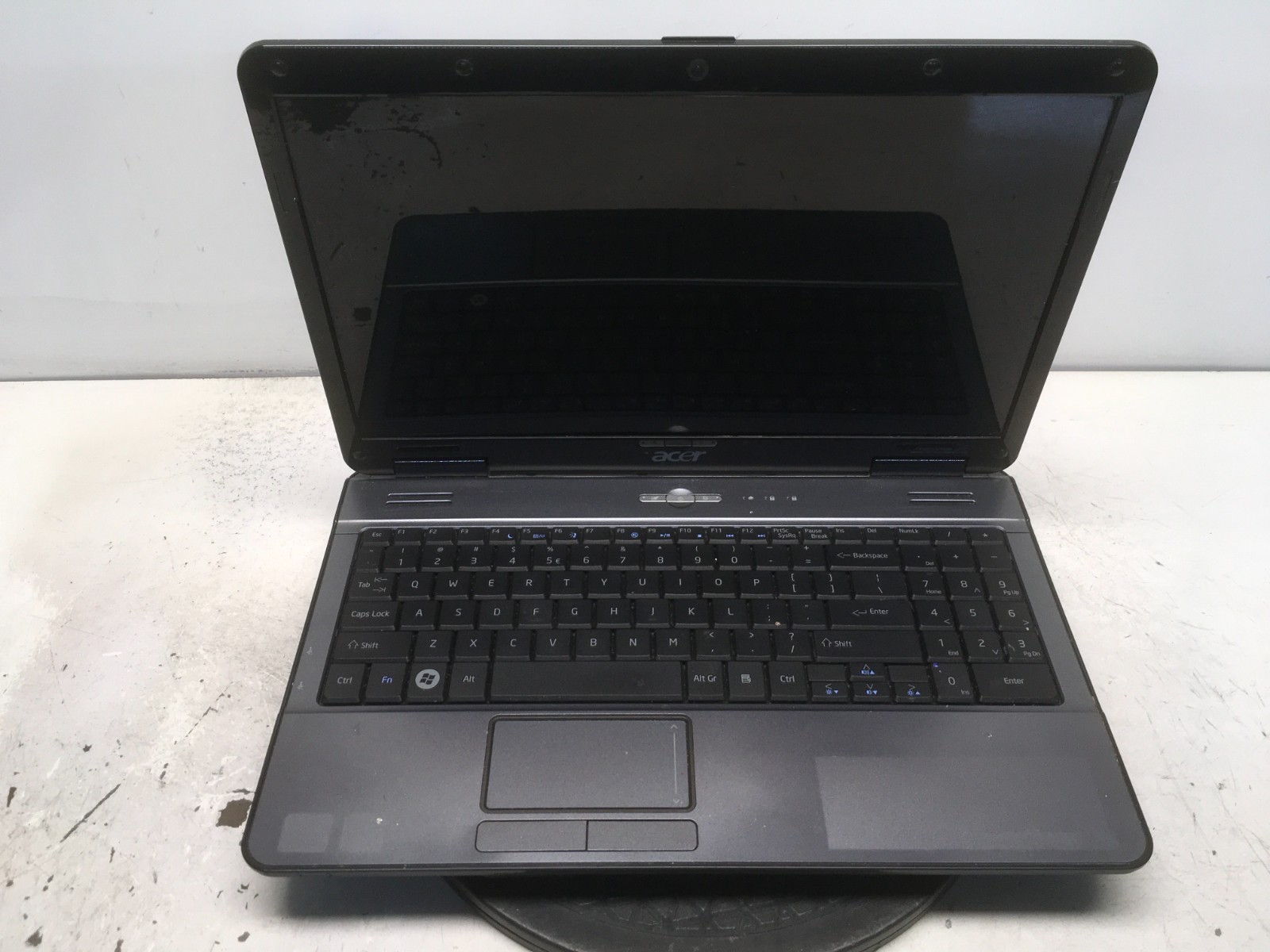 Acer Aspire 5517 KAWG0 AMD Athlon 64 X2 TK-42 1600MHz 4 GB NO HDD No Batt
