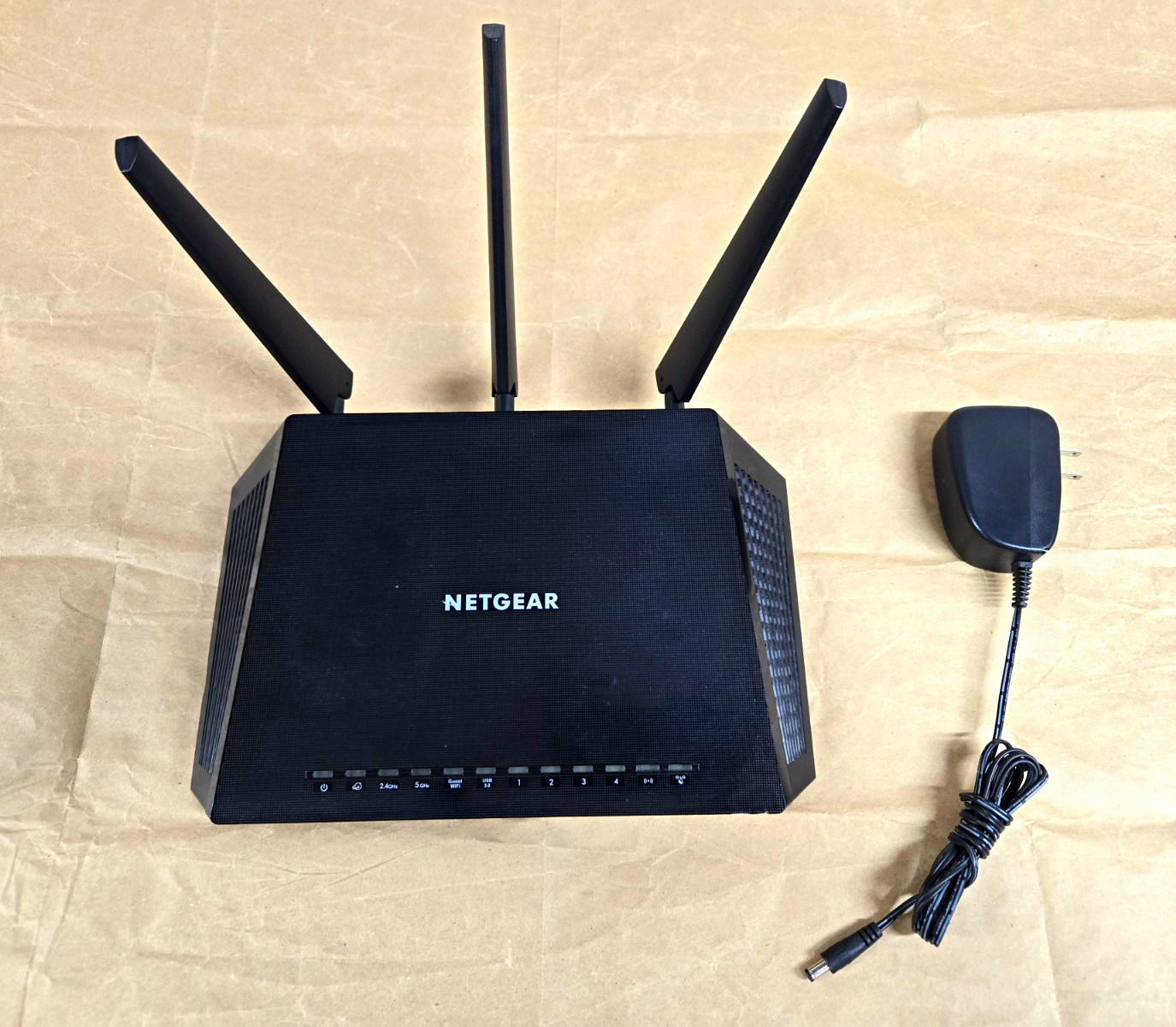 NETGEAR Nighthawk R7200 AC2100 Dual-Band WiFi Router 4-Port Gigabit Black