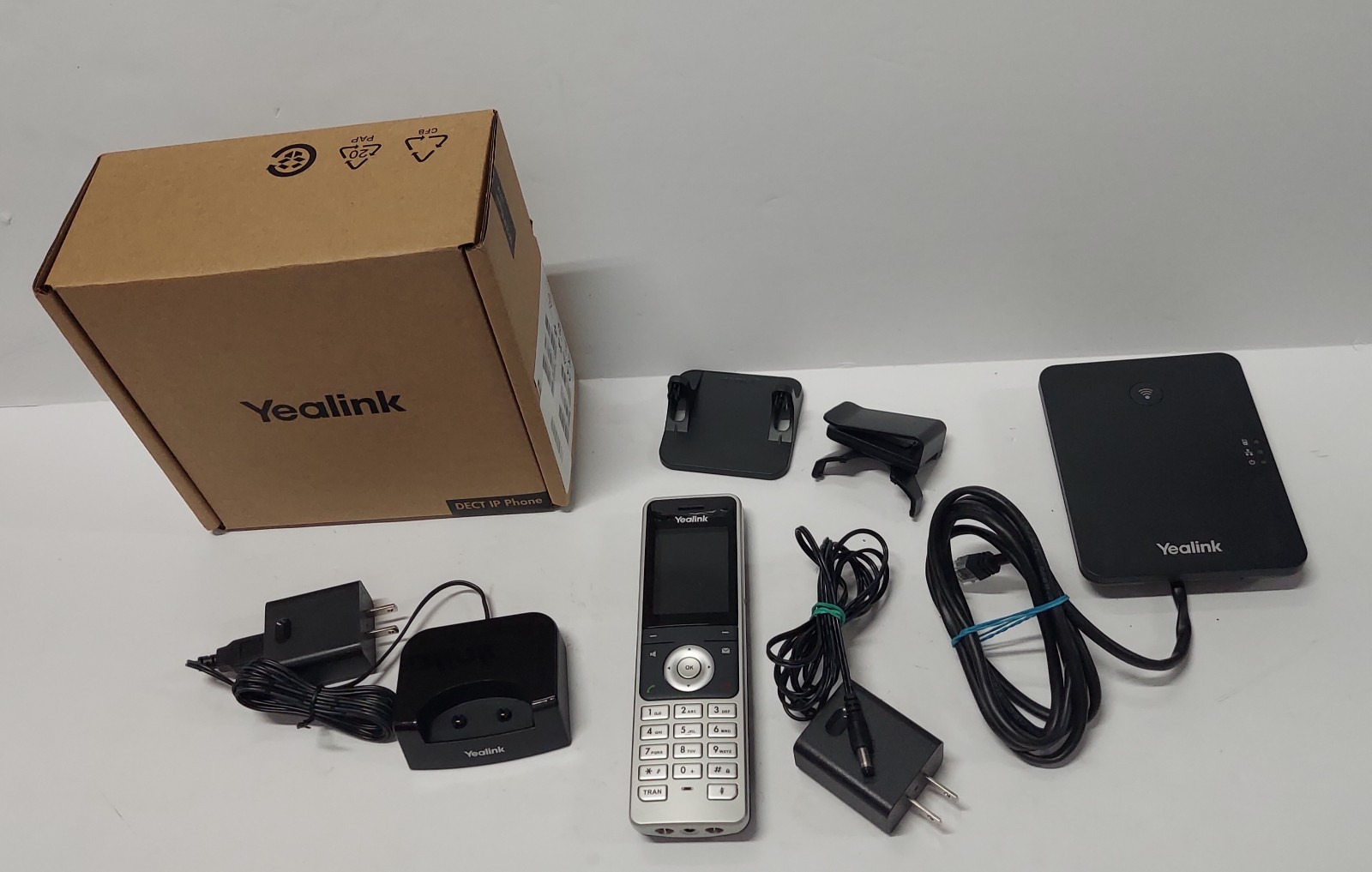 Yealink W76P Cordless DECT W56H Handset IP Phone W70B Base Excellent w-new cords