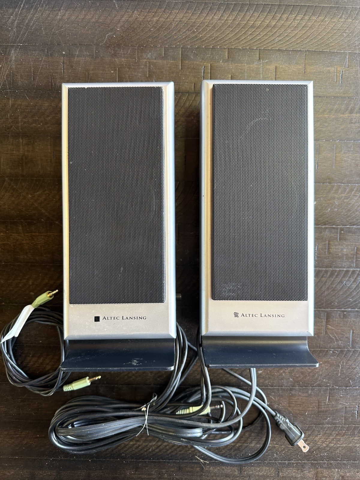 Altec Lansing VS-2120 Powered Audio System Wired Speaker Pair