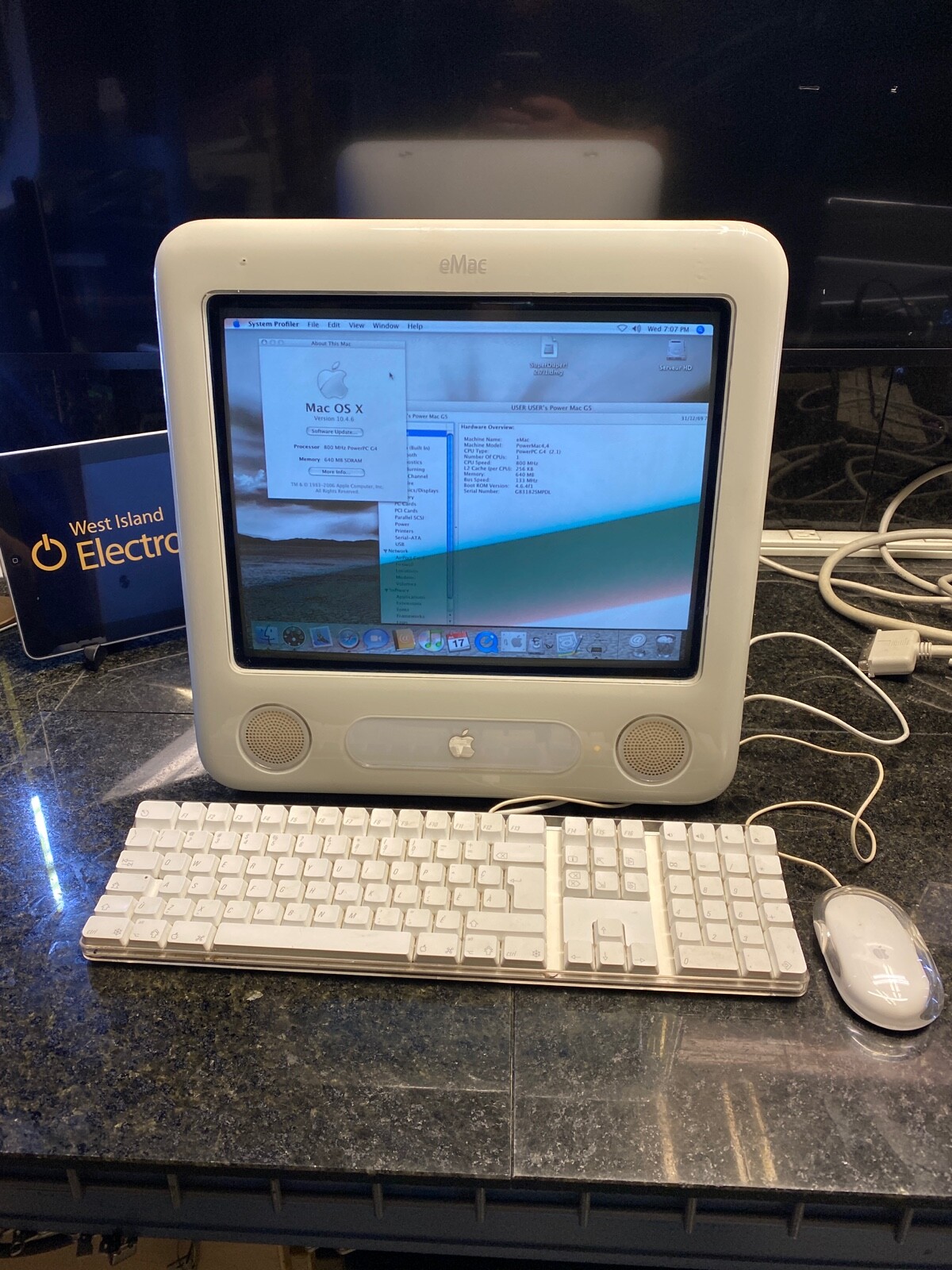 Apple eMac G4 800MHz  17" CRT Desktop M8655LL/A-10.4 TIGER 