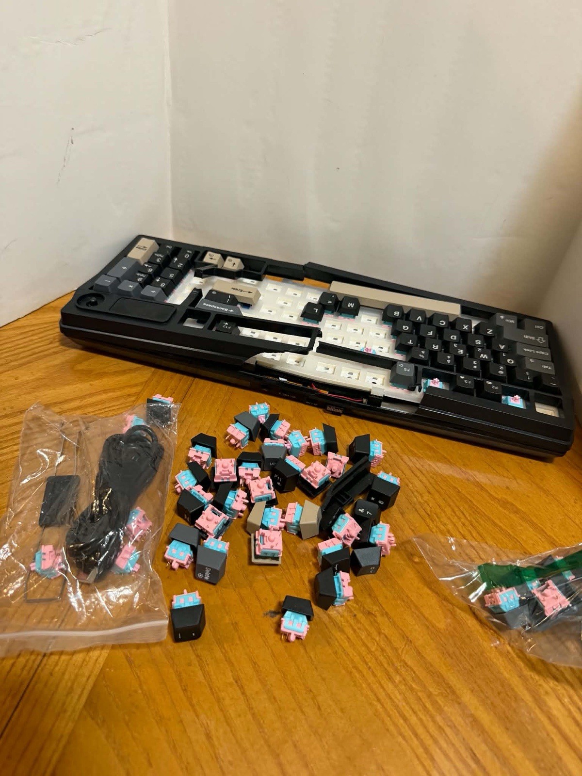 RedThunder K95 95-Key Customized Mechanical Keyboard (For parts only)