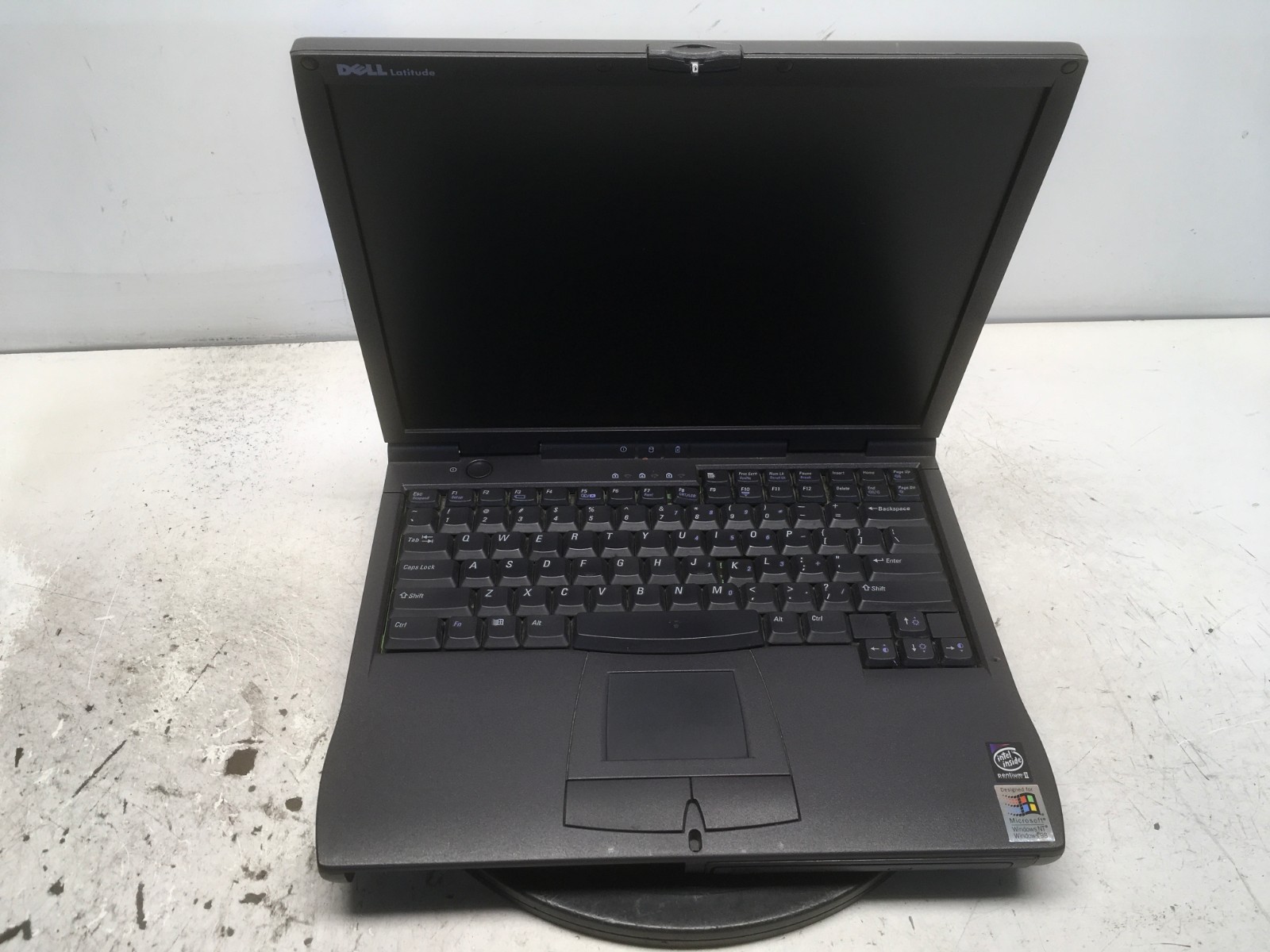 Dell Latitude CPi Intel Pentium II 400MHz 128 MB NO HDD No Batt READ