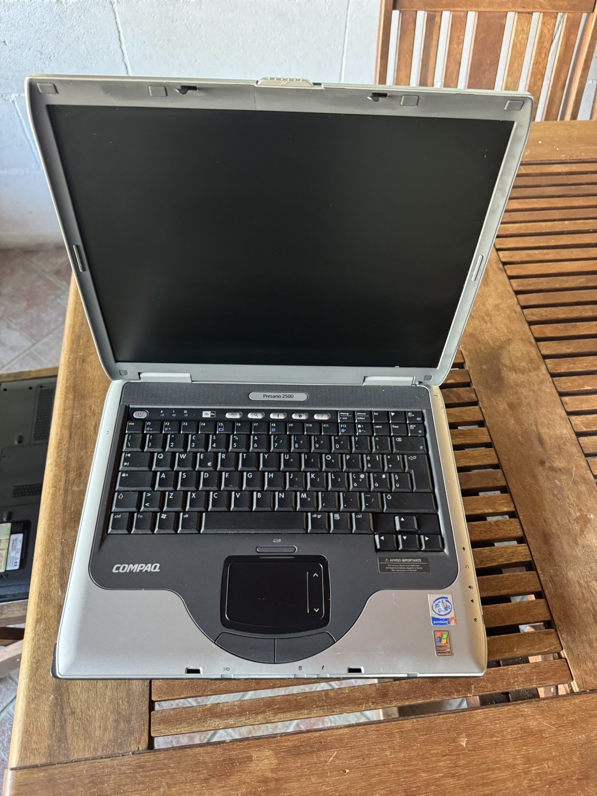 Compaq Presario 2500 15" Pentium 4 2.80GHz 512MB 40GB HDD XP Arg/Black