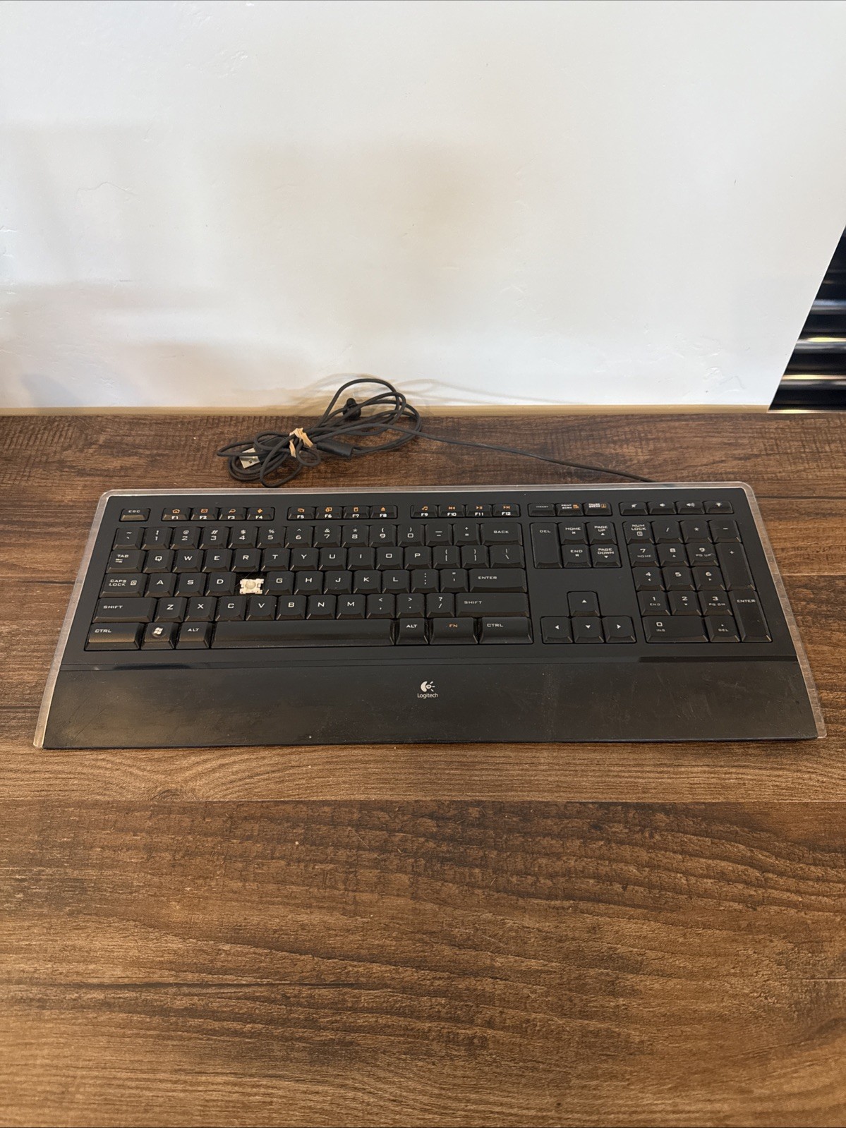 Logitech K740 Illuminated Wired Keyboard Slim Backlit Black Y-UY95 TESTED Works