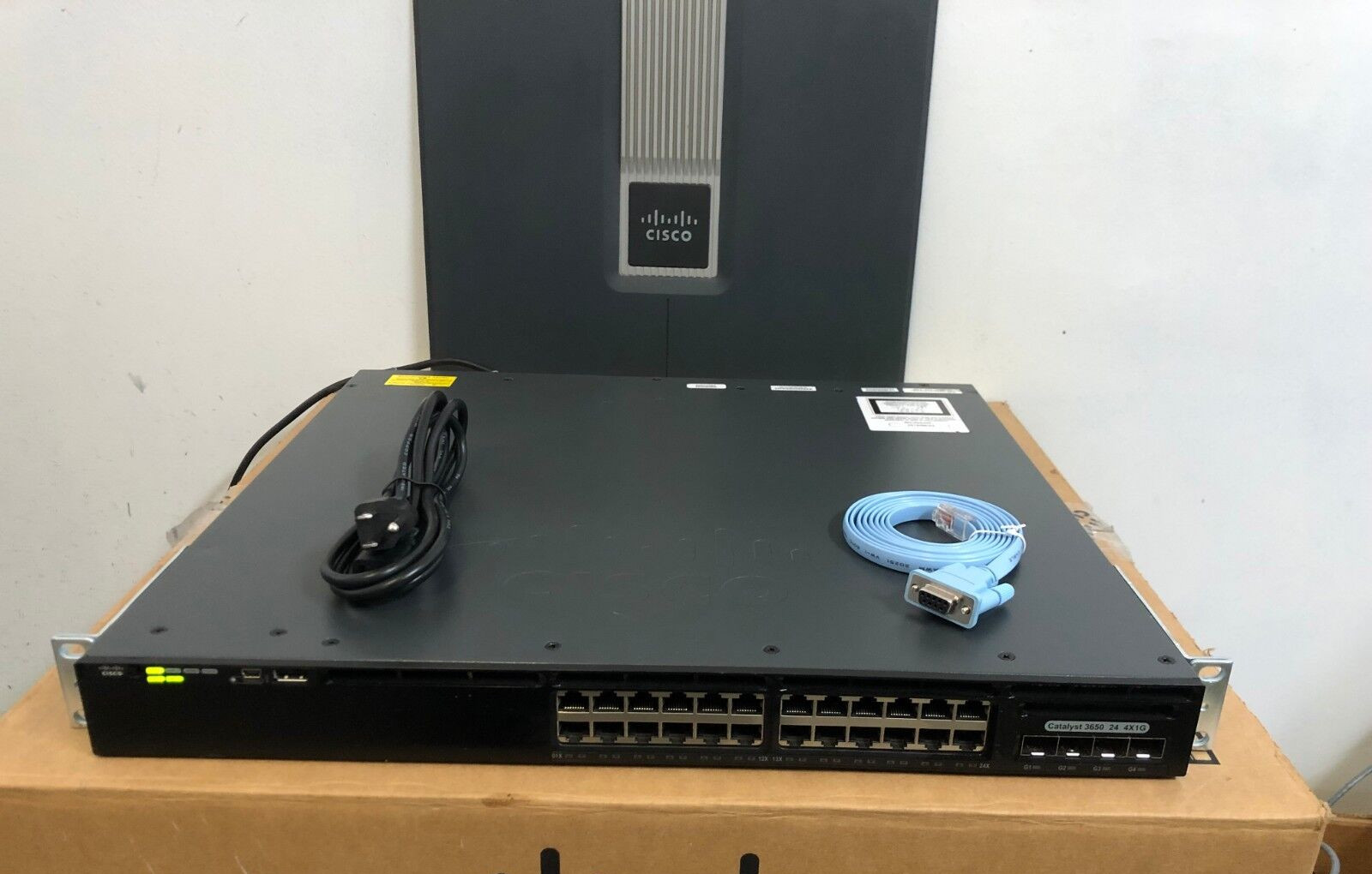CISCO WS-C3650-24TS-S 24 Port Gigabit Switch 3650-24TS-S 4x SFP  Gigabit Uplink
