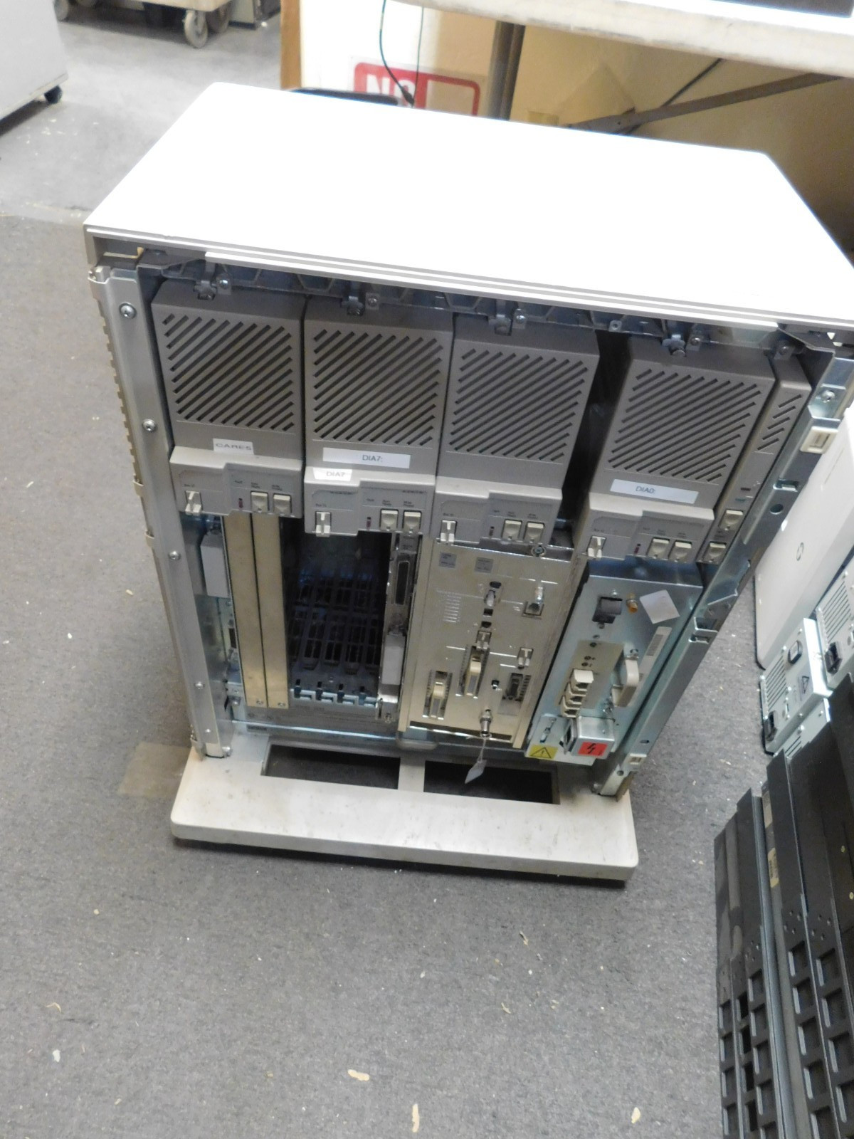 Digital Equipment / DEC MicroVax 4000-400 Model: 675QJ-B9-A01.  CPU: KA675