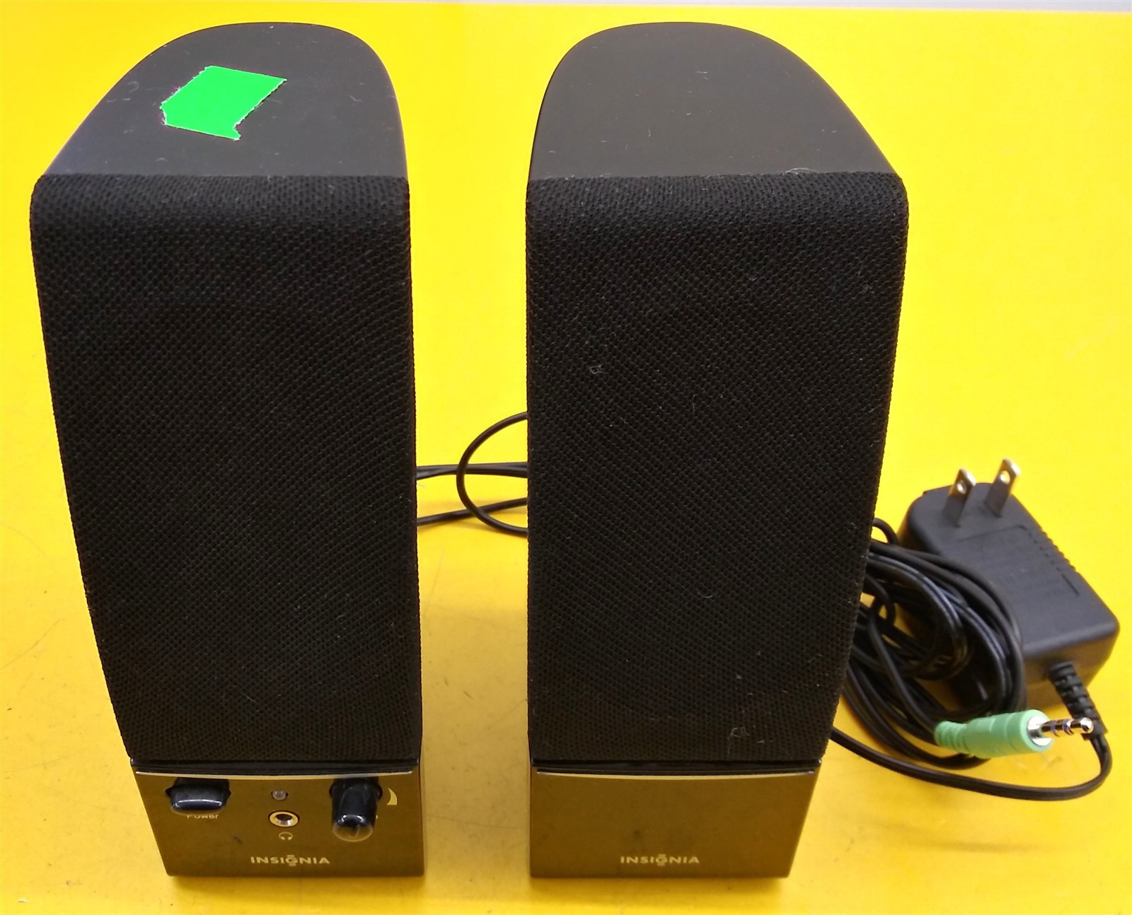 ⭐️⭐️⭐️⭐️⭐️ Insignia Computer Stereo Speaker Set
