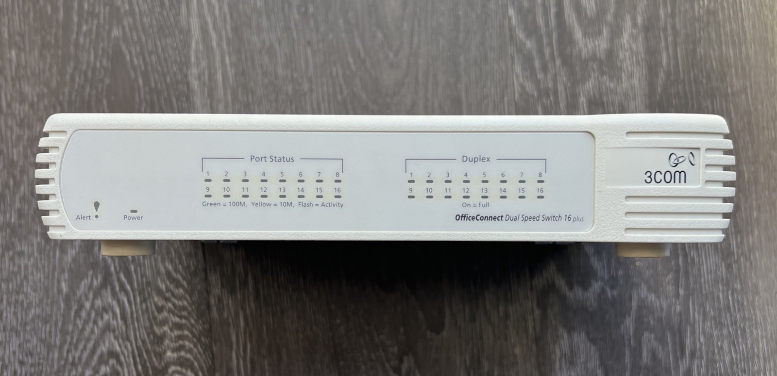 3Com OfficeConnect Dual Speed Switch 16 Plus (3C16792) with AC Power Adapter