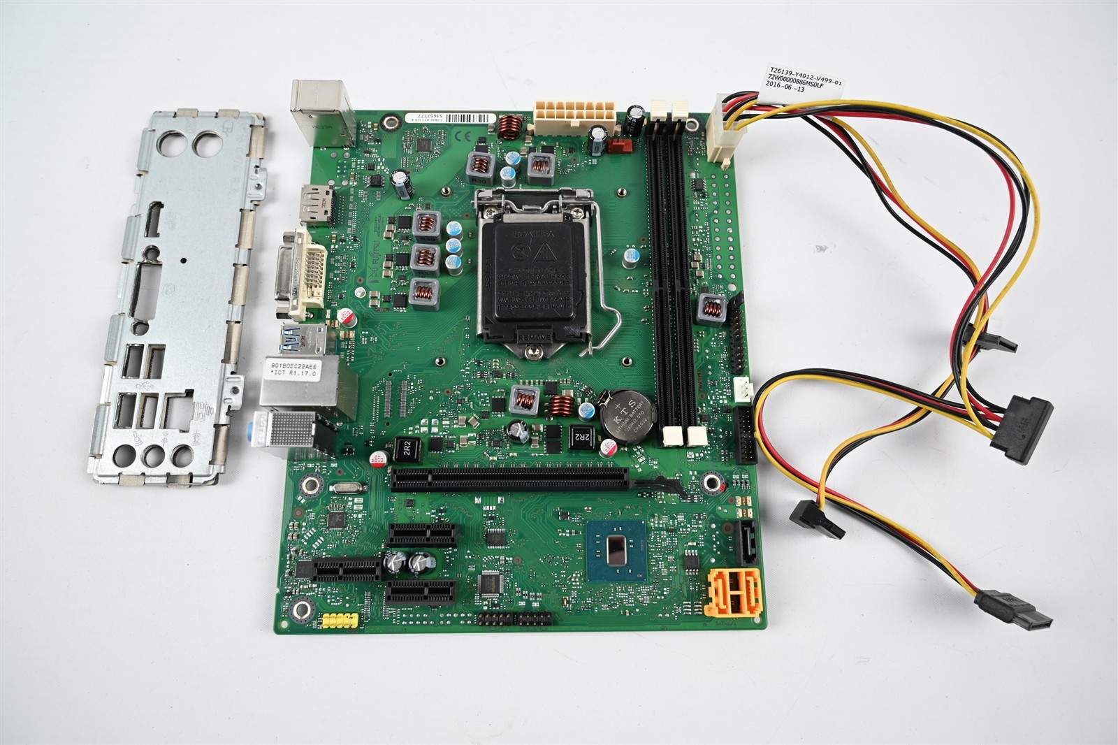 Fujitsu Mainboard D3400-A11-GS4 - DDR4 Matx LGA1151 H110 - With Slot Cover/Cable