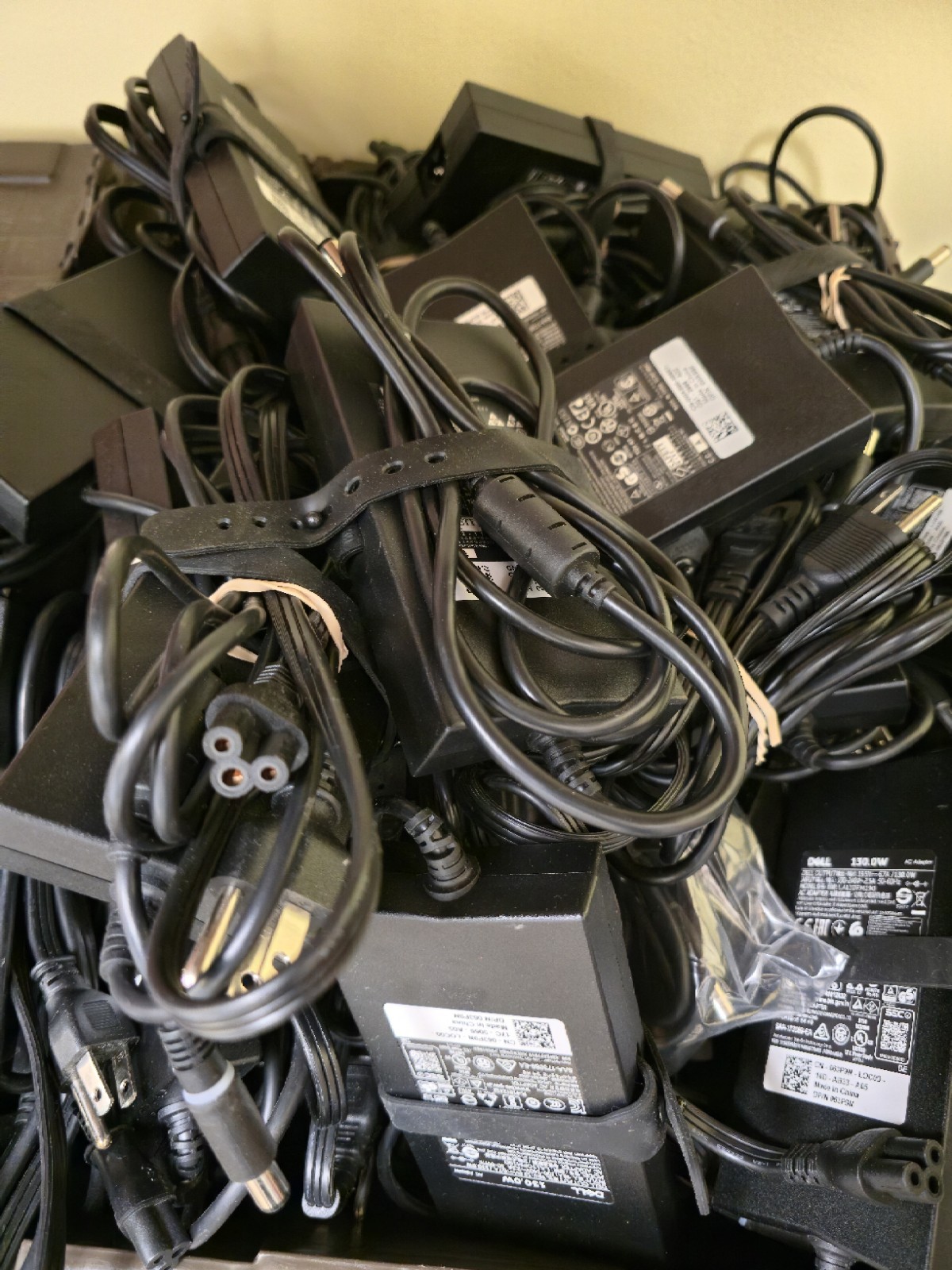 Lot of 10 Dell 19.5V 6.7A 130W DELL WIDE LARGE TIP 7.4MM WITH POWER CORD