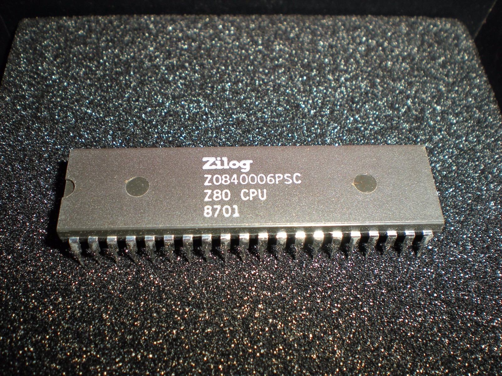 Zilog Z80 Z-80 CPU chip Z0840006PSC.  New older stock IC.