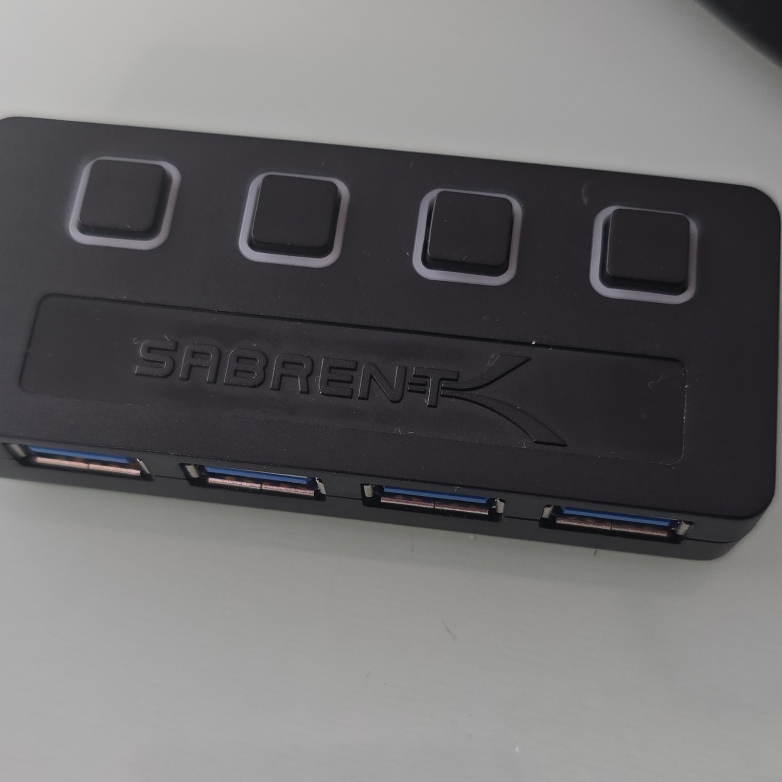 Sabrent HB-UM43 4 Port USB 3.0 Hub 5Gbps Individual Power Switches Laptop Mac