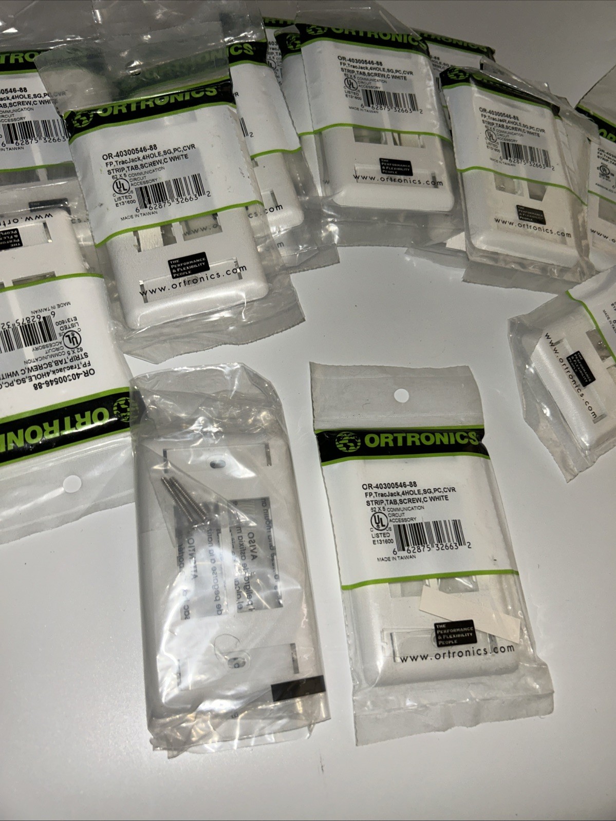 Ortronics OR-40300546-88 Tracjack 4 hole Faceplate C White Lot Of 22 And 1