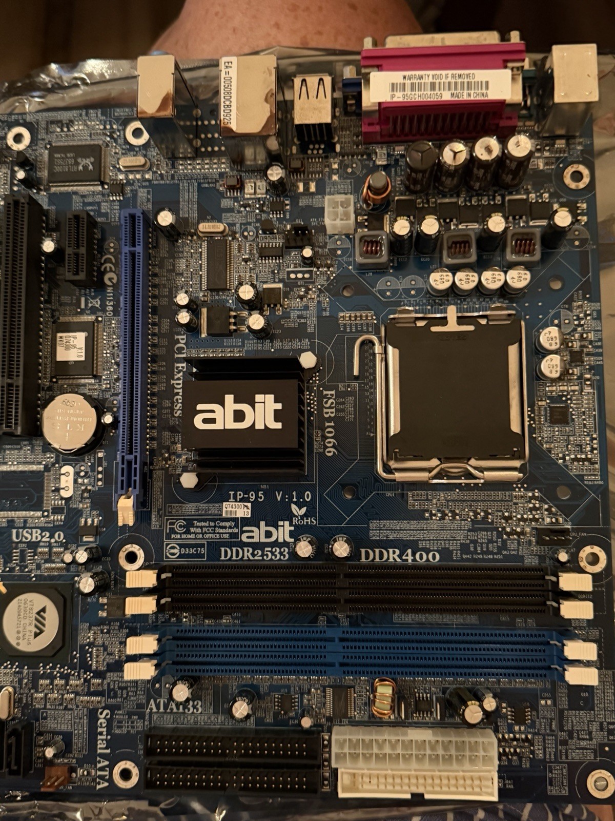 Abit IP-95 V:1.0 Motherboard LGA 775 FSB 1066 DDR400 DDR2 533 PCI-E VIA
