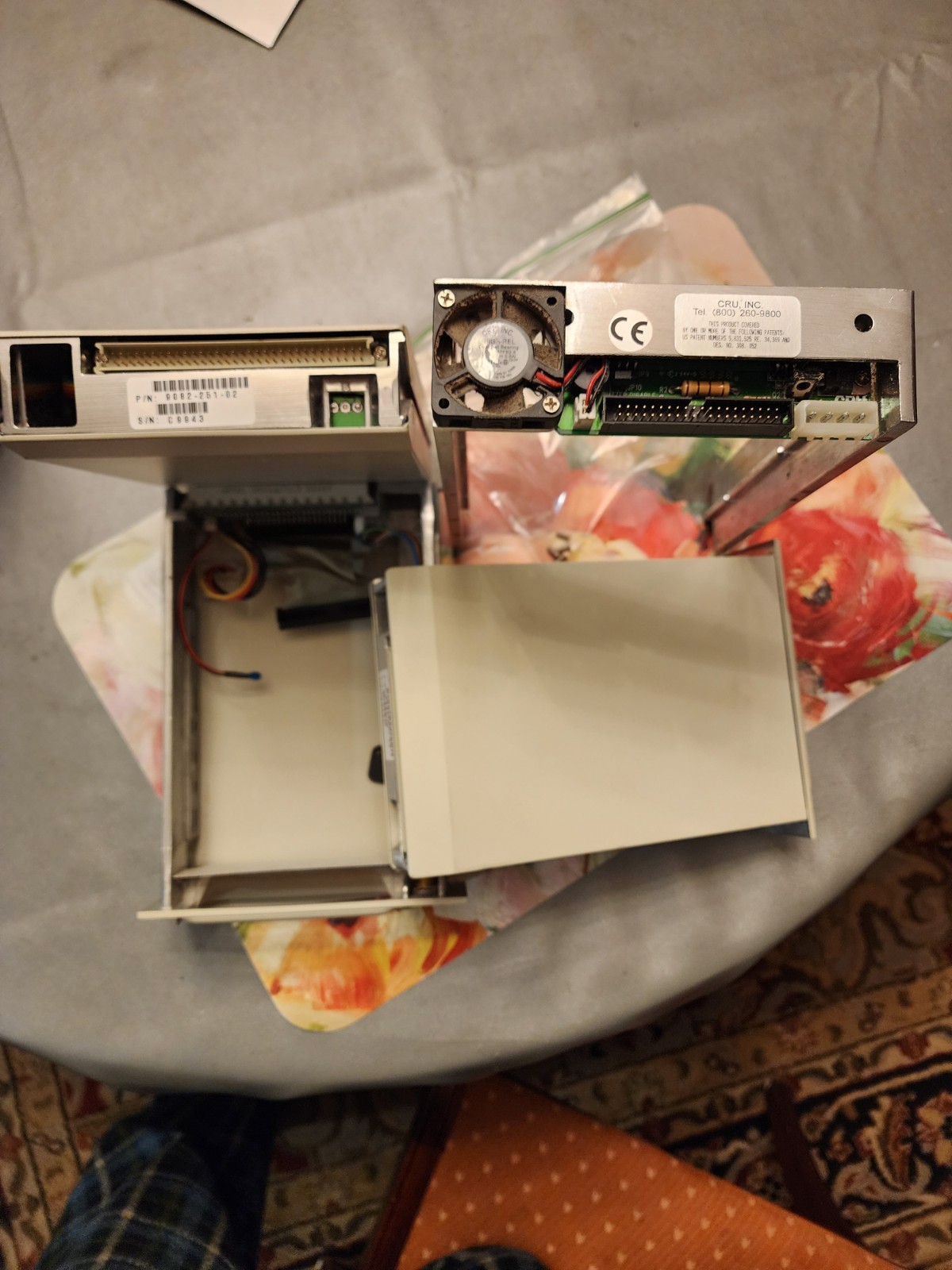 CRU DataPort 5/V Plus Removable IDE Drive System + 3 Trays + Key