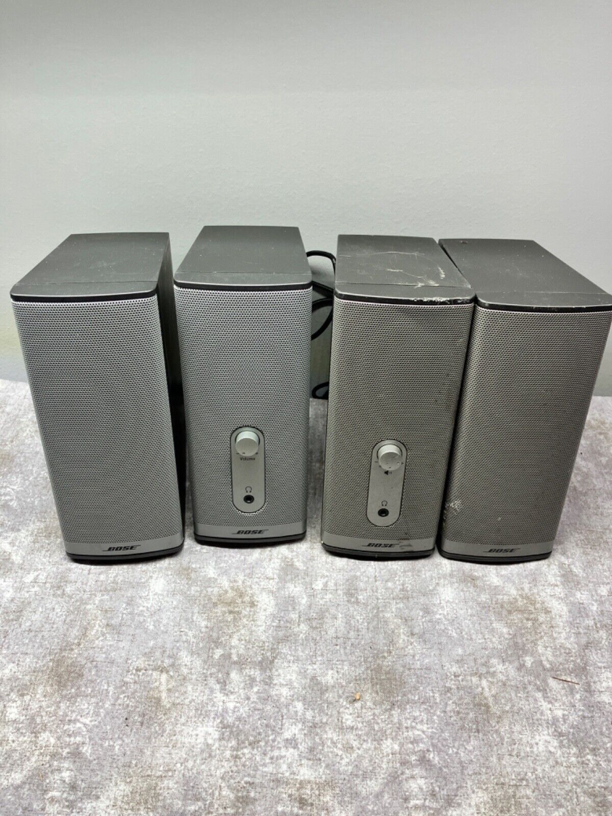 Lot of 4 Bose Companion 2 Series II Multimedia Speakers HUMMING SOUND