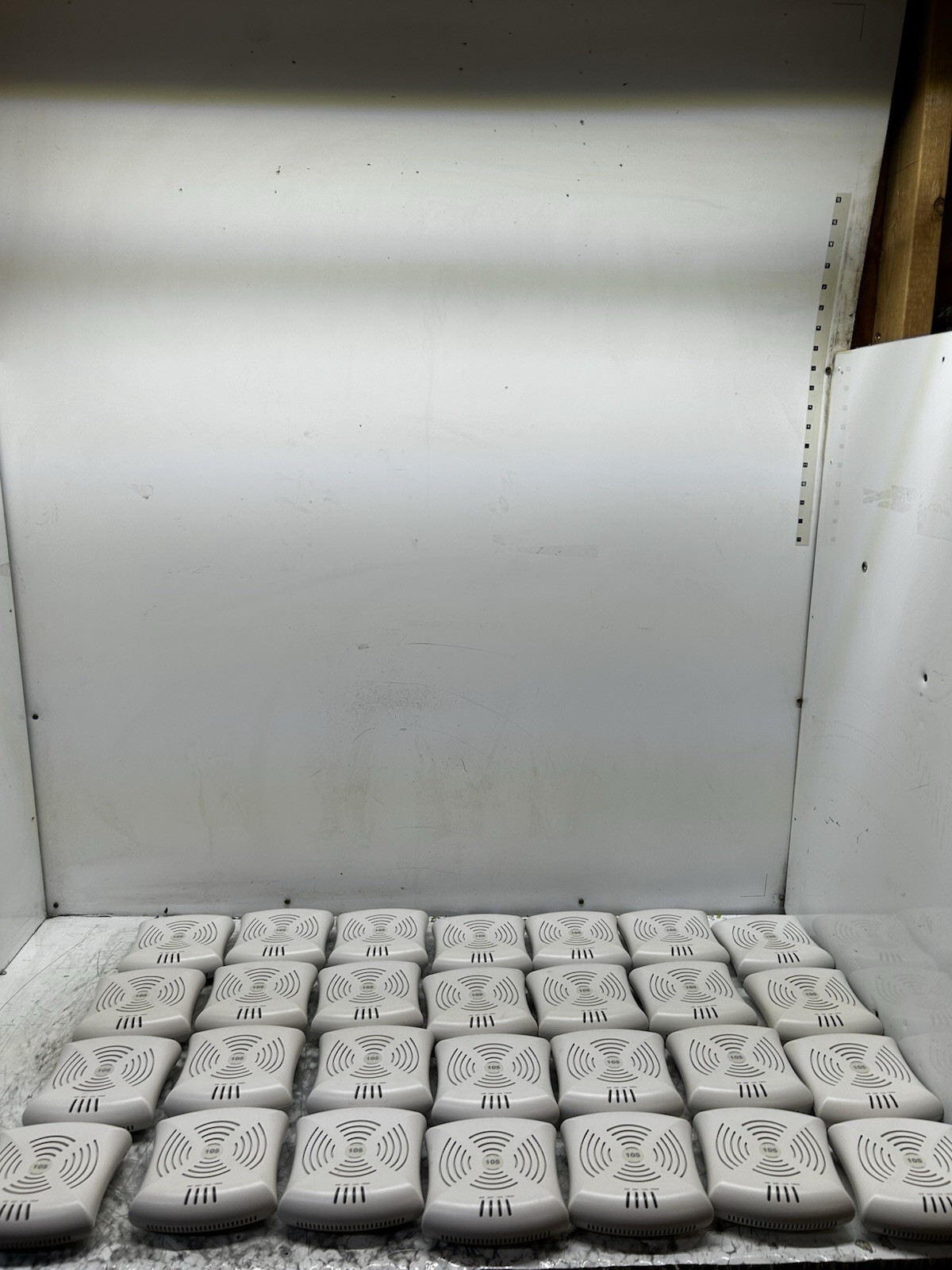 LOT OF 28 Aruba Networks AP-105  Wireless Access Points and 18 Mounts