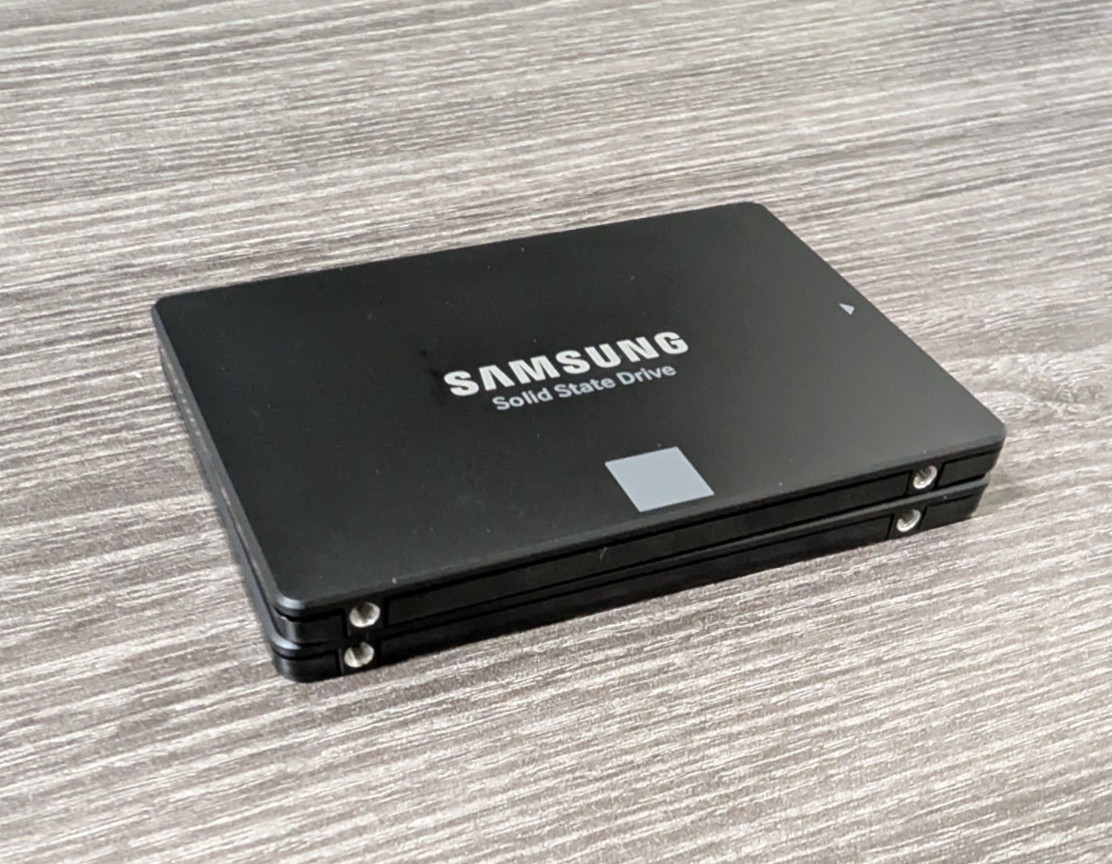 LOT of 2 Samsung 870 EVO 250GB 2.5in SATA Internal SSD V-NAND for Laptop PC