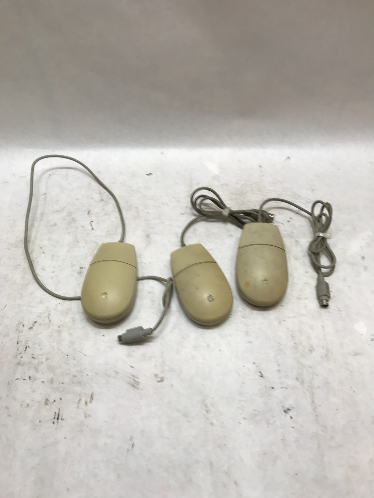 Lot of 3 Vintage Apple Desktop Bus Mouse II M2706 ADB NO BALLS UNTESTED - DW