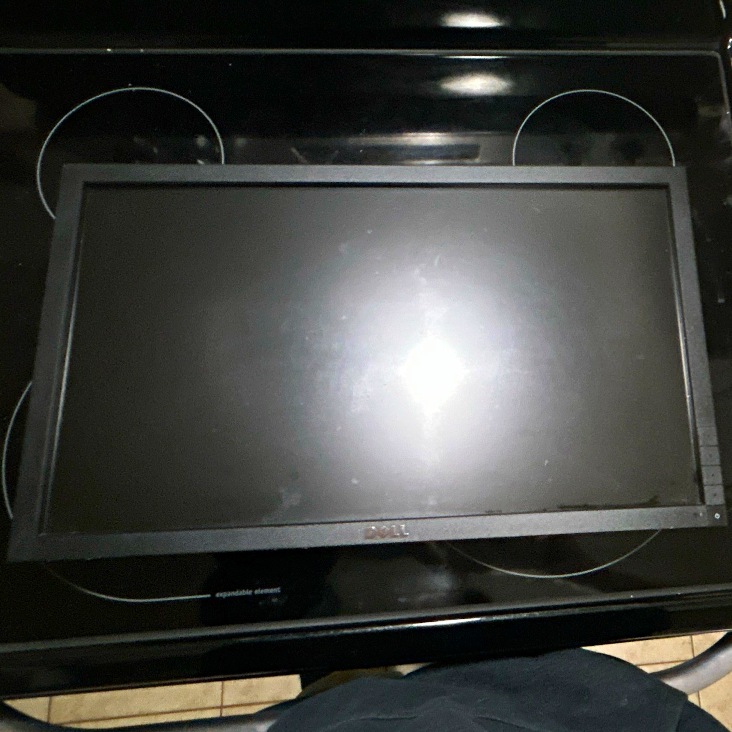 Dell P2211H 21.5" LCD 1920x1080 60Hz DVI-D VGA DisplayPort USB Hub