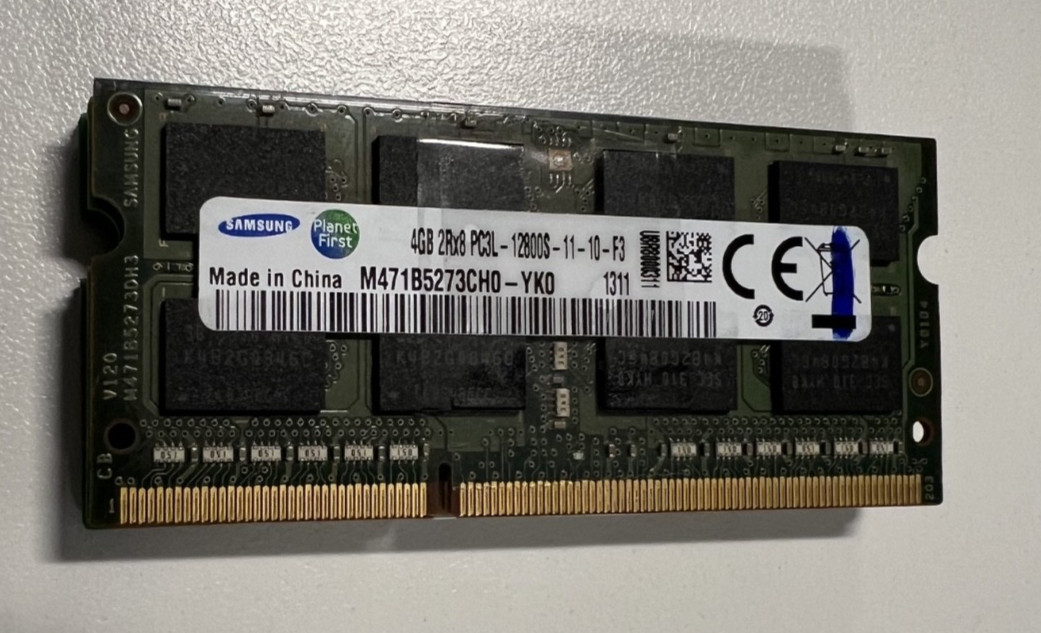 Samsung 4GB DDR3L-1600 SODIMM M471B5273CH0-YK0 PC3L-12800S 2Rx8